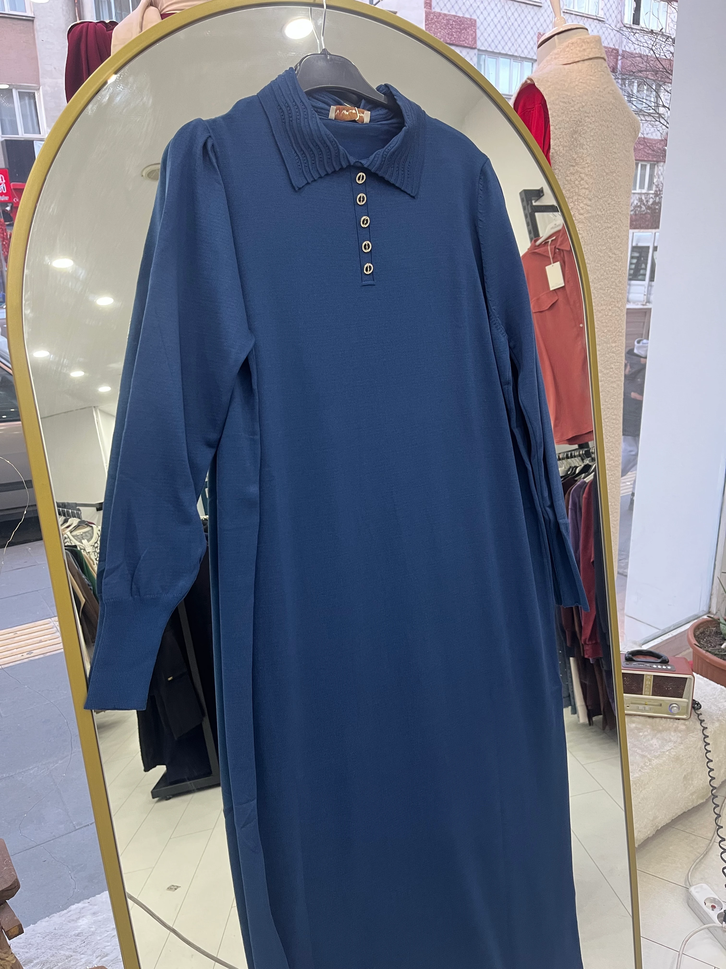 YAKA DETAYLI ELBİSE