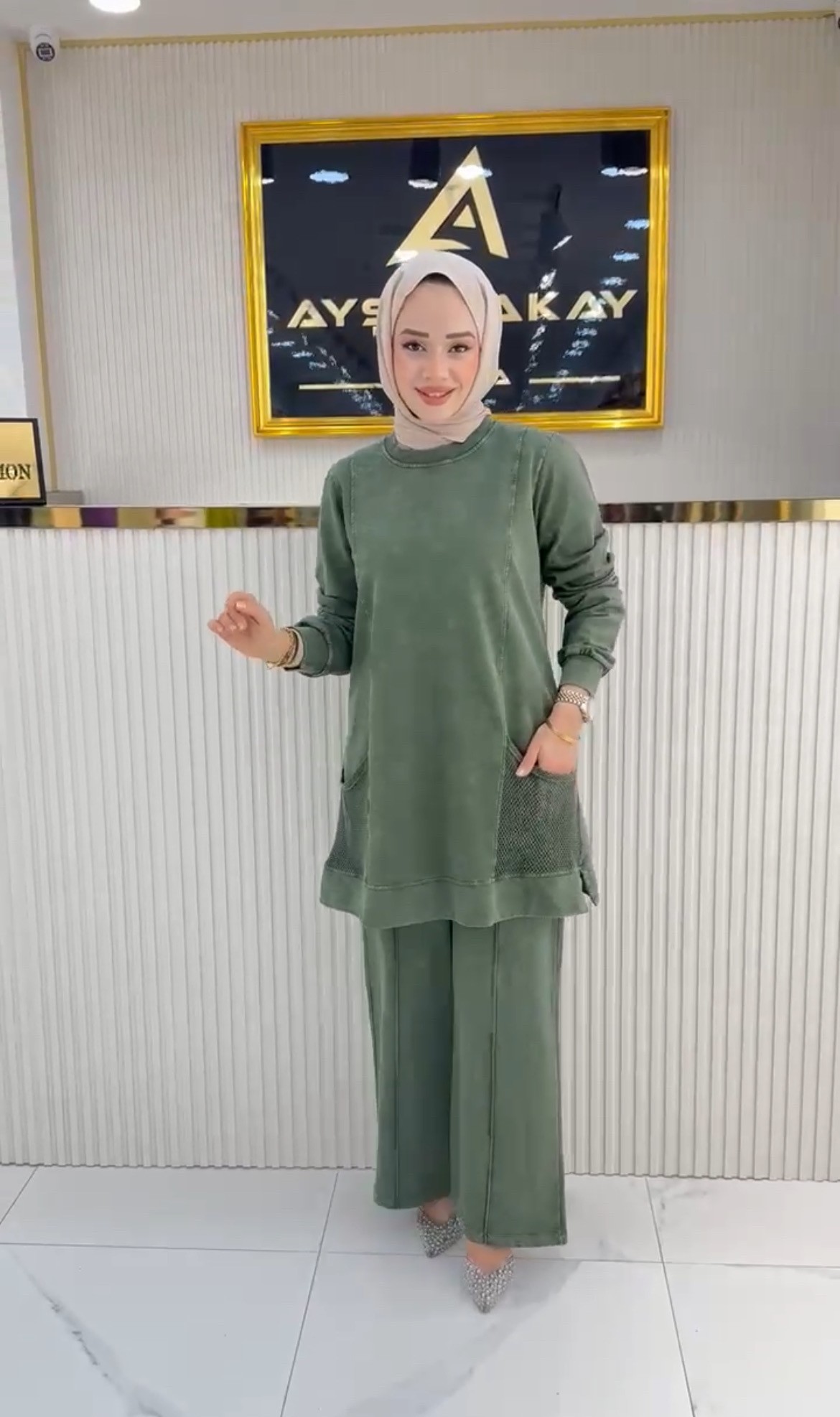AYŞE AKAY MARKA CEP DETAYLI TAKIM