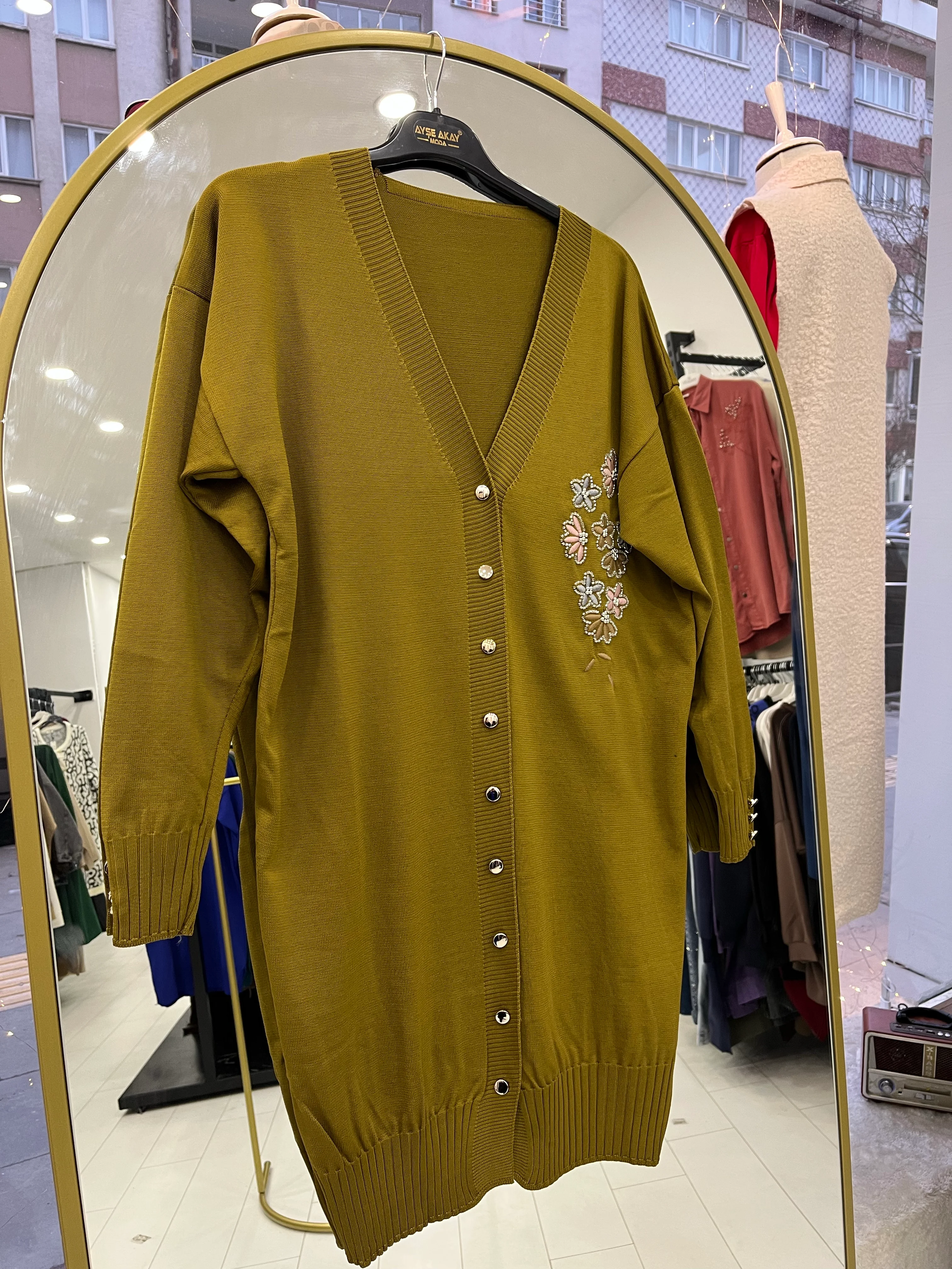 KAMPANYALI ÇİÇEKLİ HIRKA