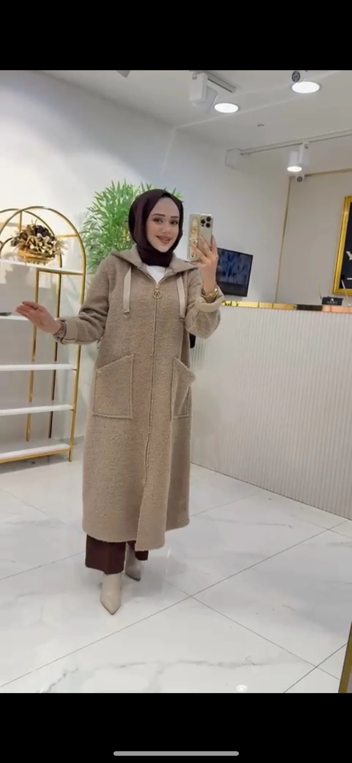 AYŞE AKAY KUZU YÜNÜ EFEKTLİ KAP