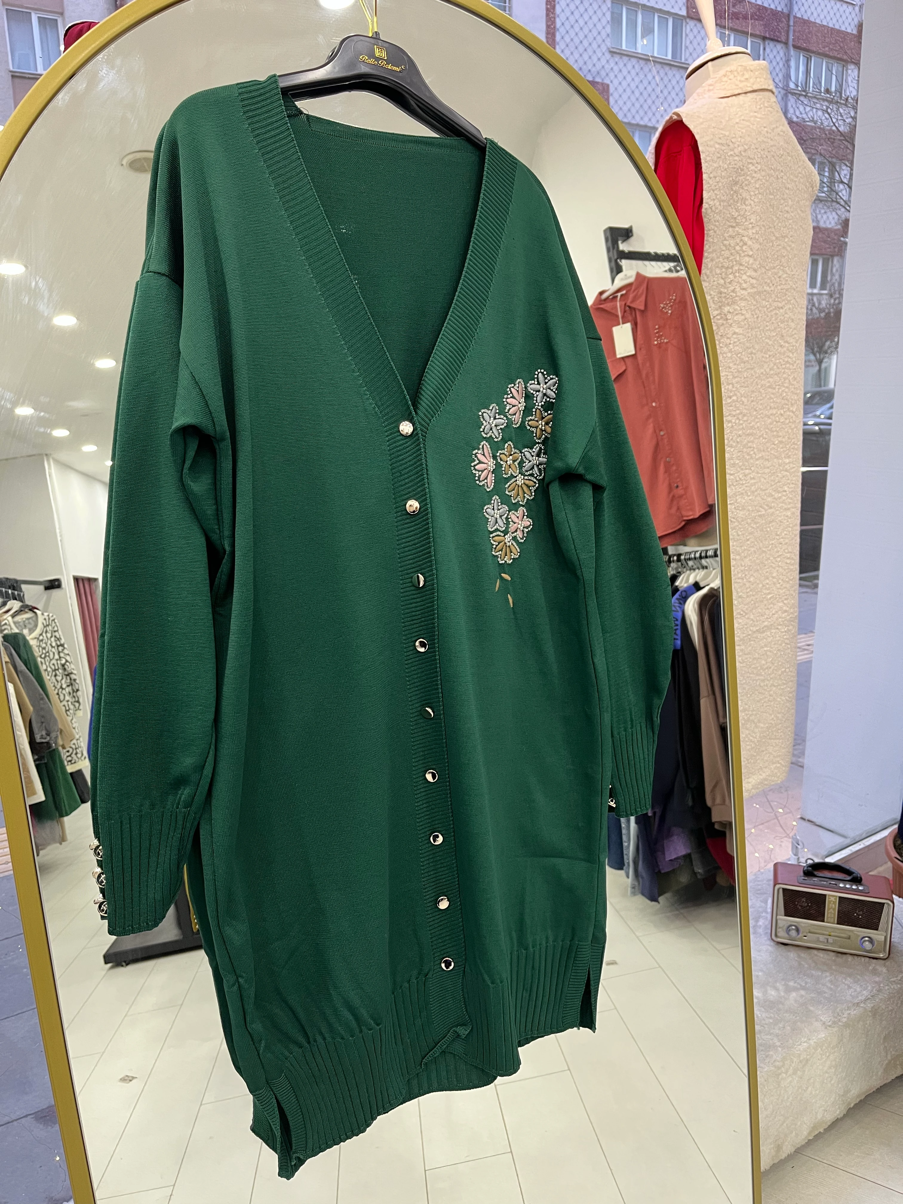 KAMPANYALI ÇİÇEKLİ HIRKA