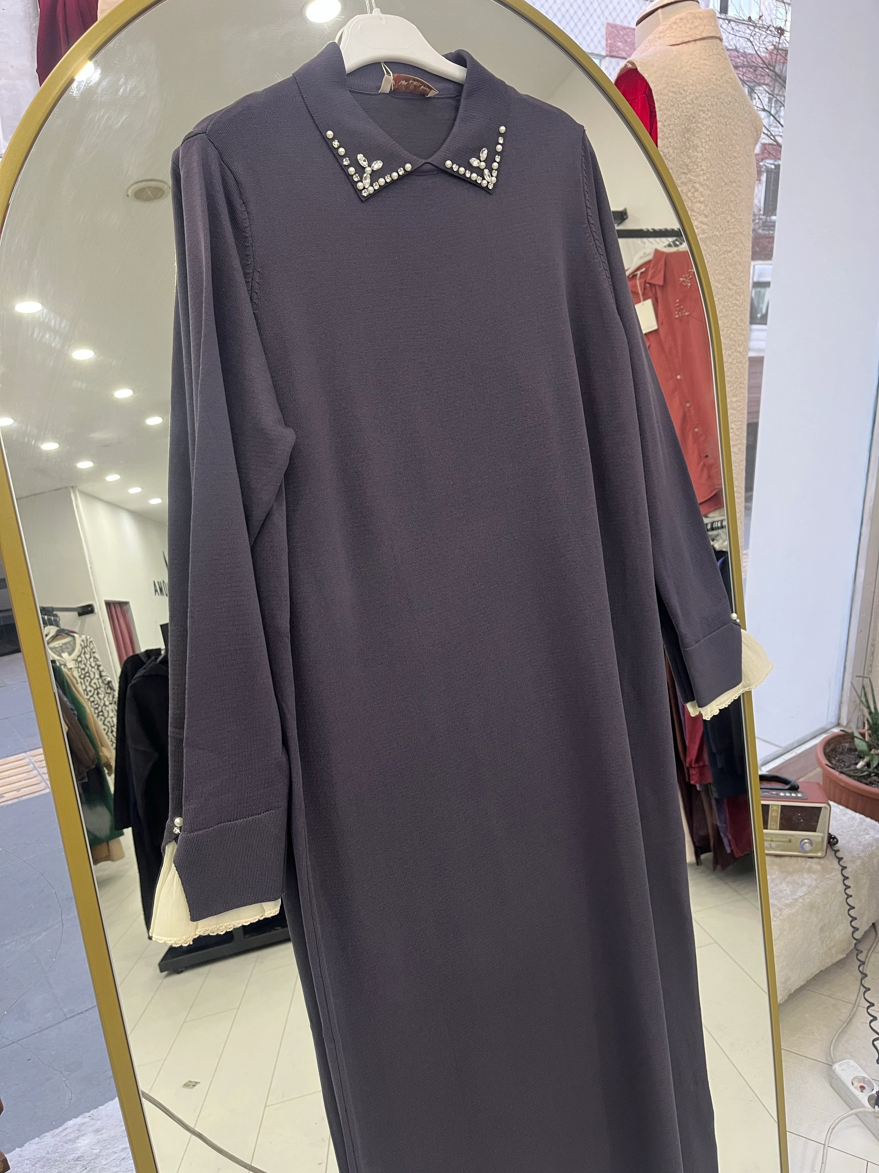 KOLLARI TÜLLÜ ELBİSE