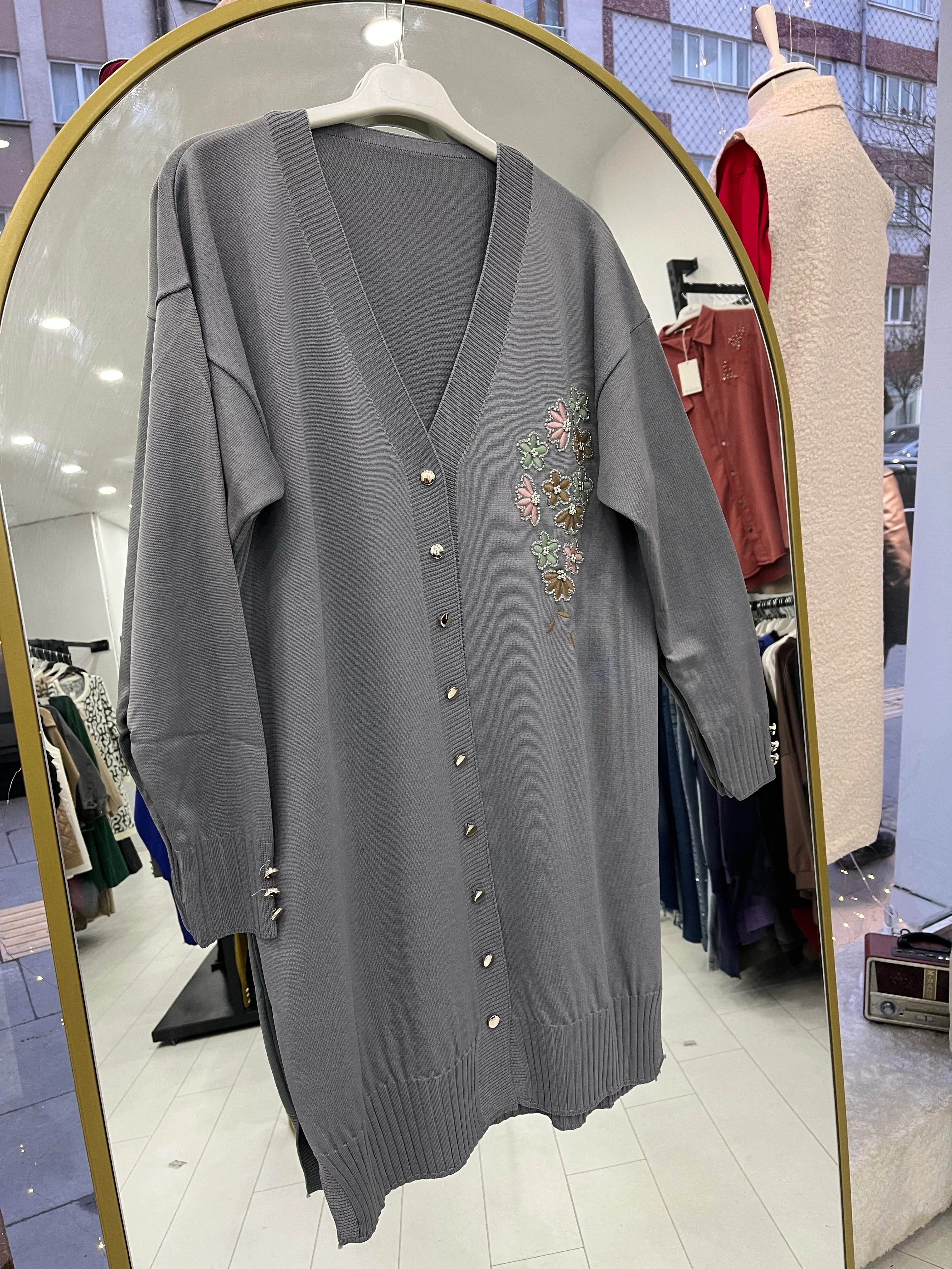 KAMPANYALI ÇİÇEKLİ HIRKA