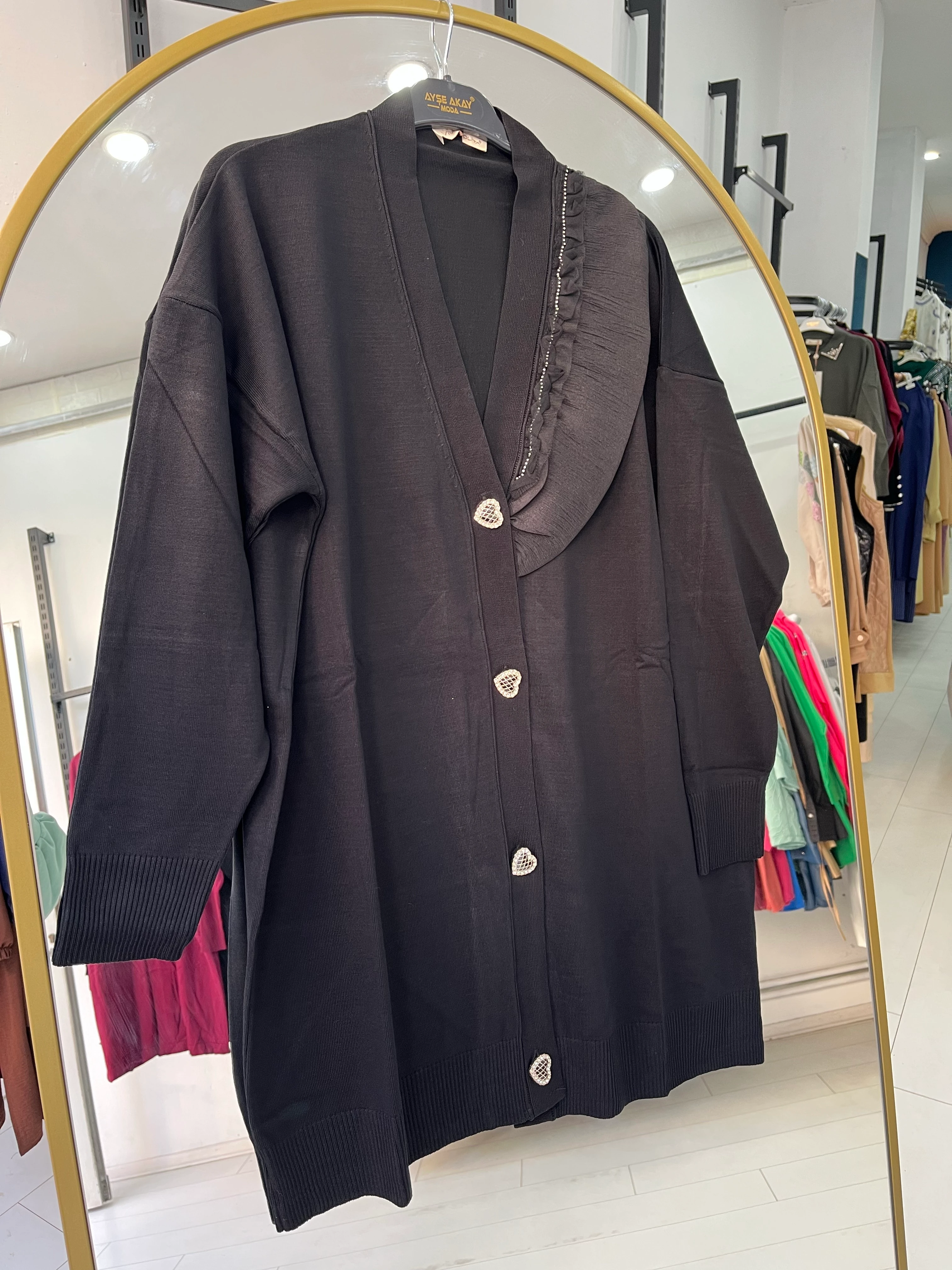 Kalp düğmeli hırka