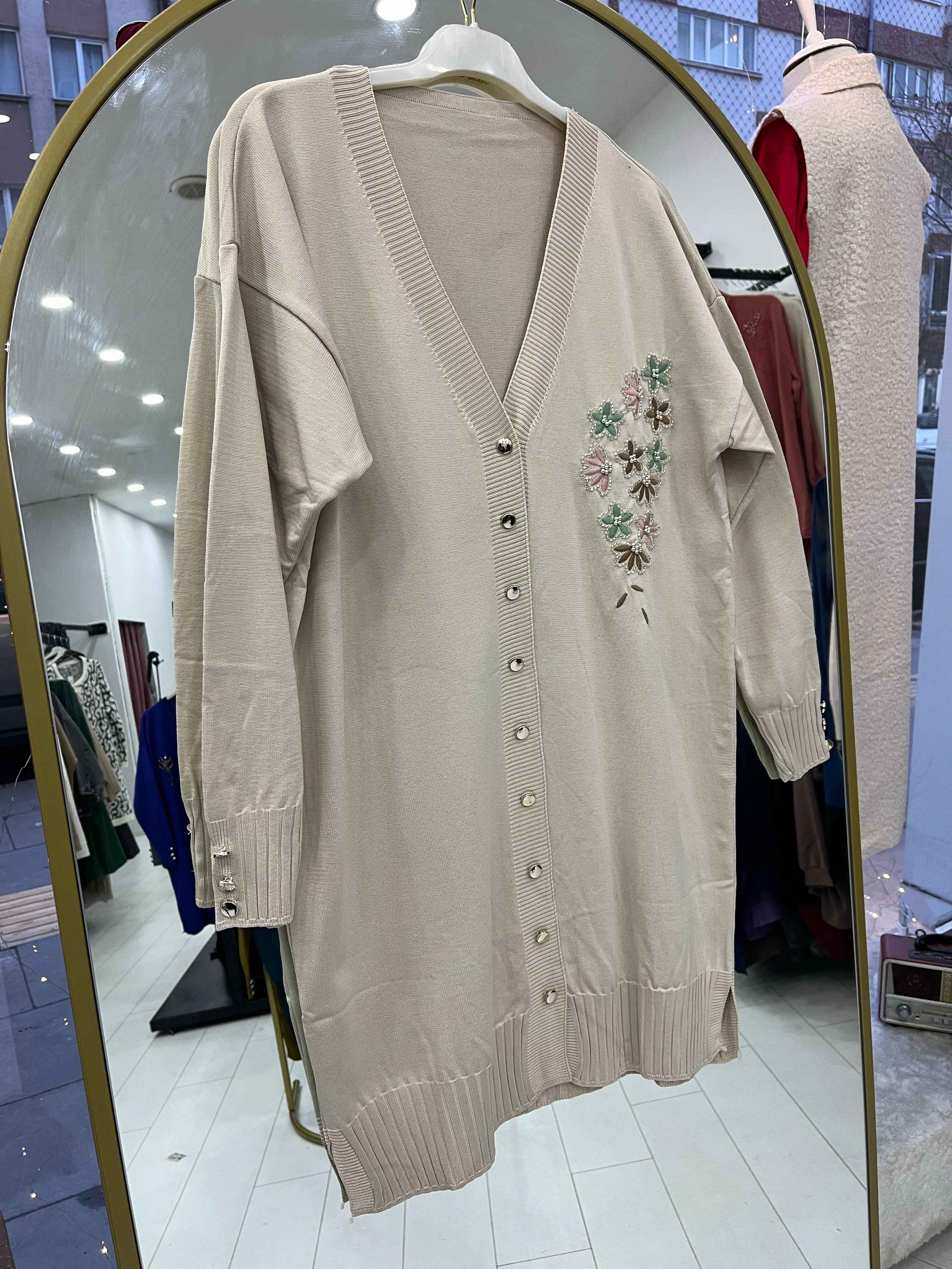 KAMPANYALI ÇİÇEKLİ HIRKA