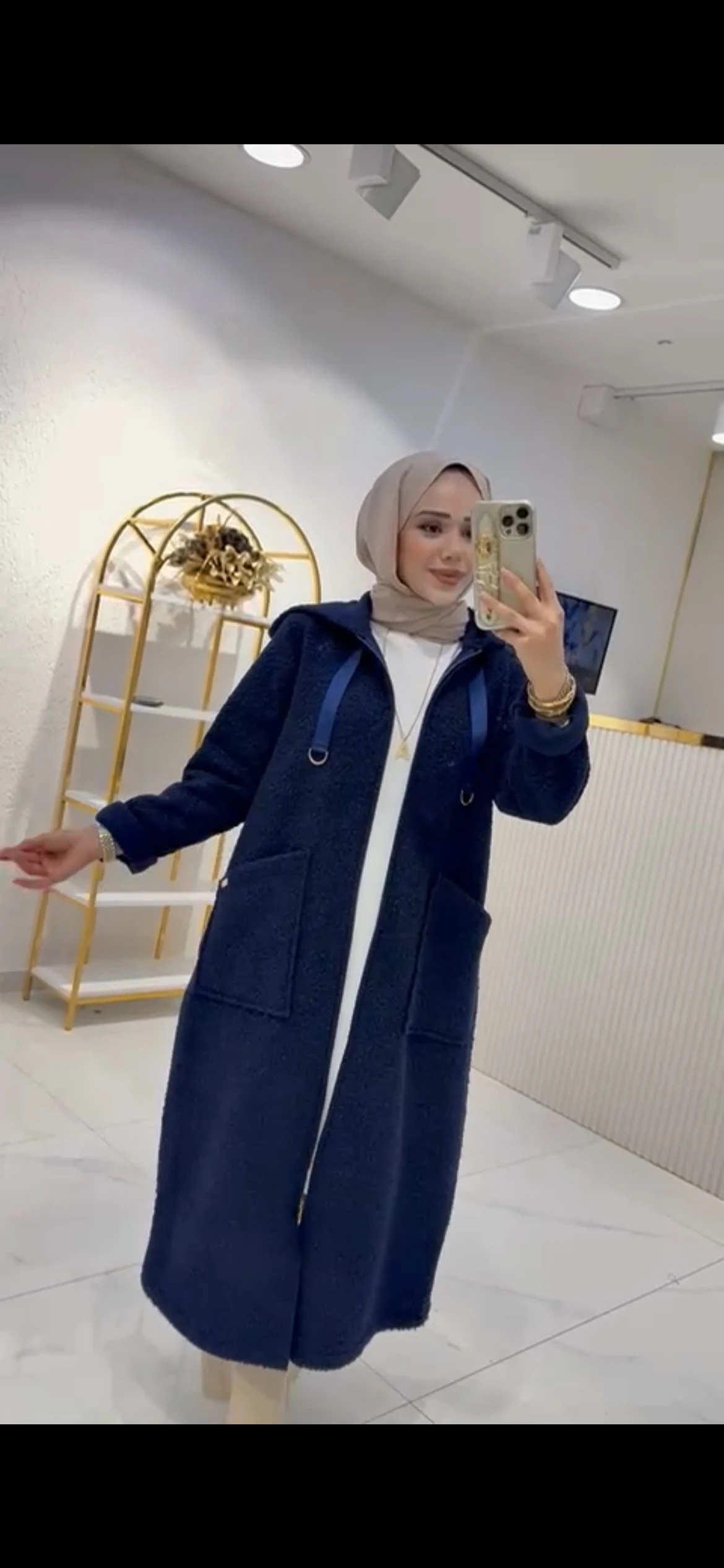 AYŞE AKAY KUZU YÜNÜ EFEKTLİ KAP