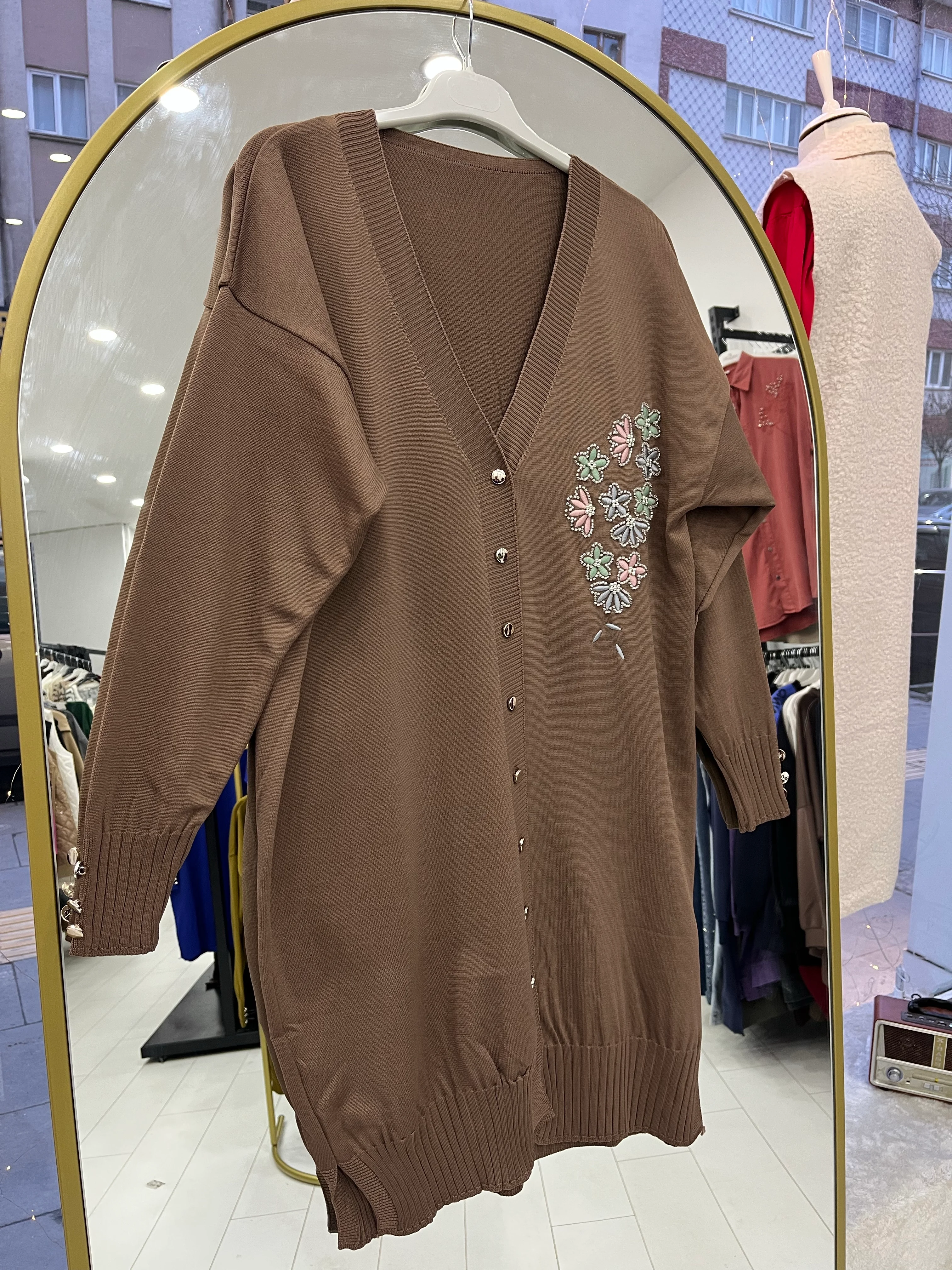 KAMPANYALI ÇİÇEKLİ HIRKA