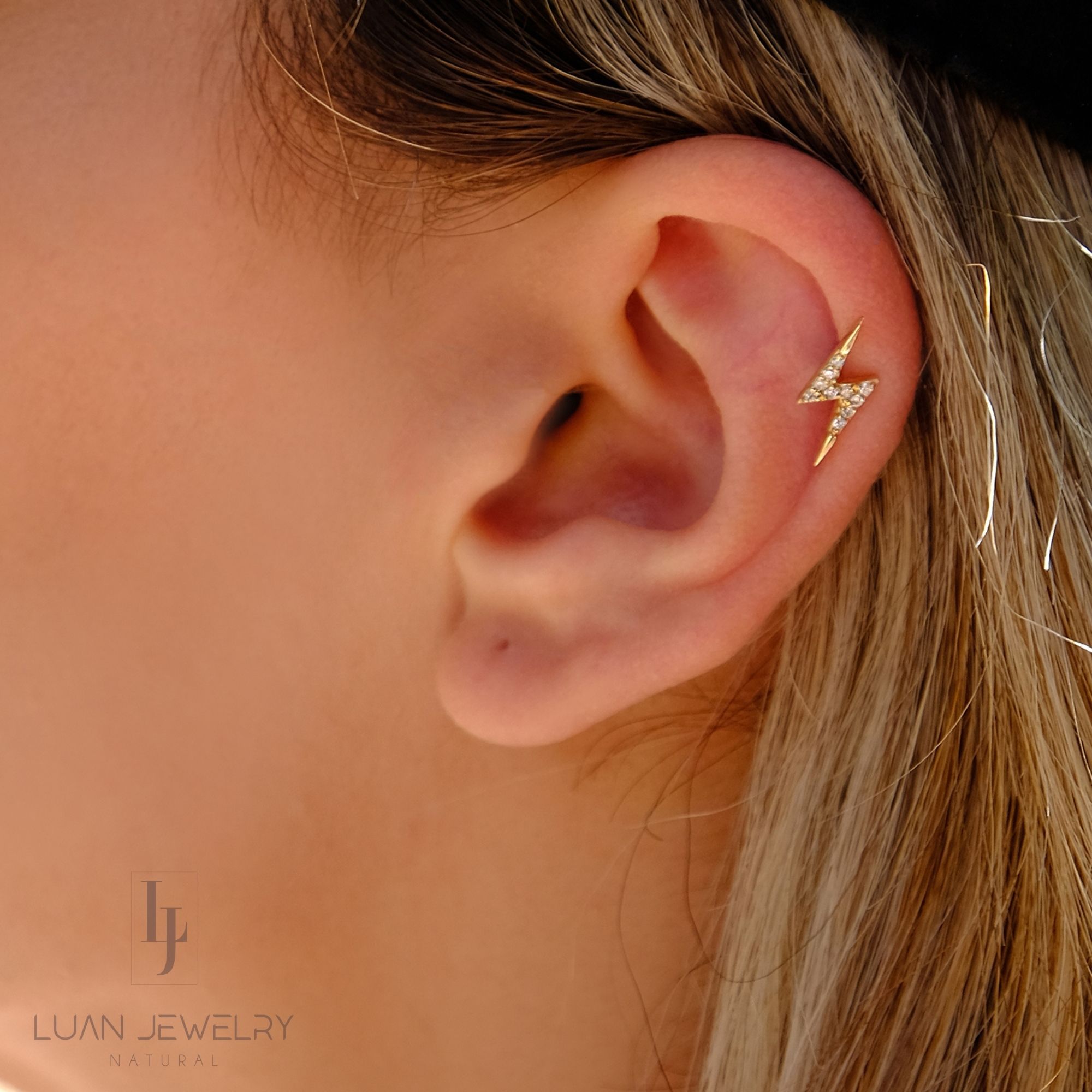 0.10 Karat Pırlantalı Şimşek Model Piercing