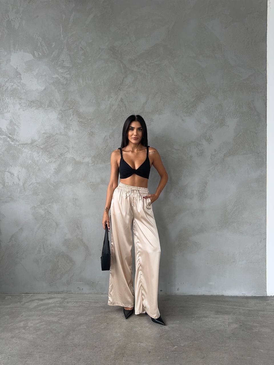 Beli Lastikli Siyah Saten Pantolon - Bej