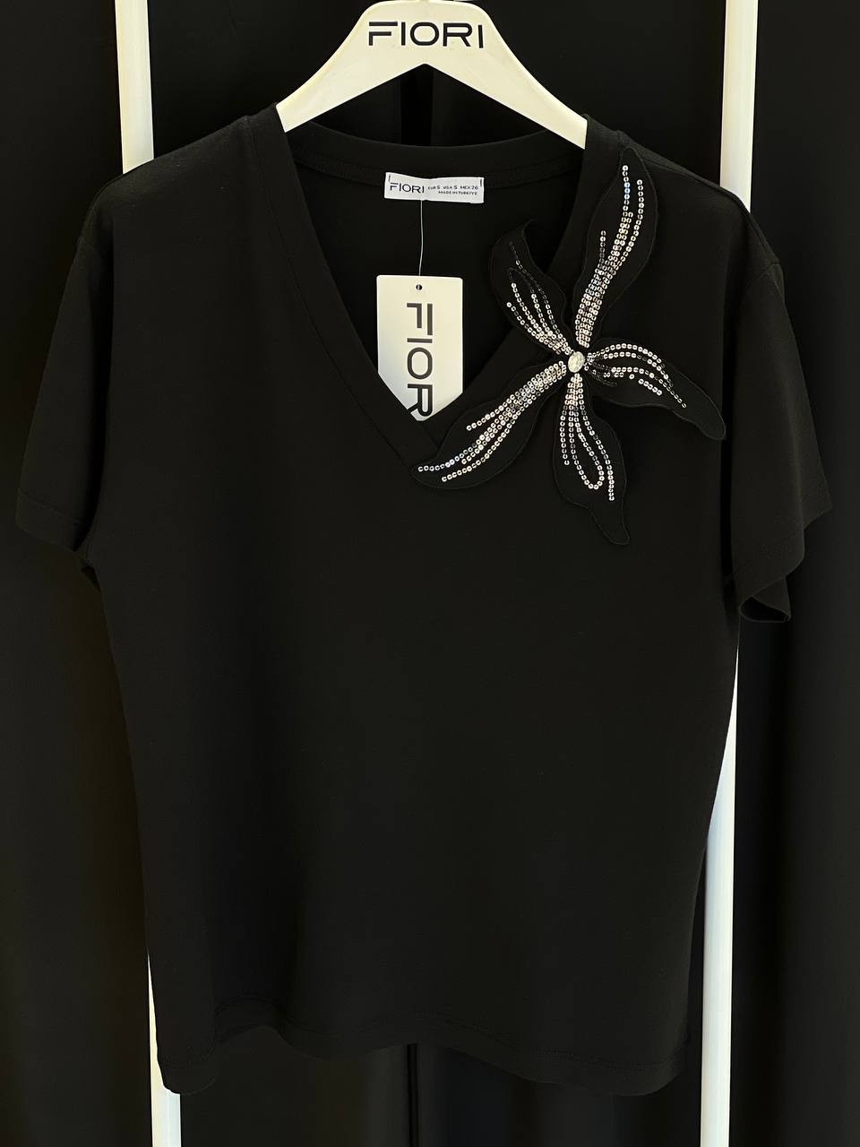 V Yakalı T-Shirt