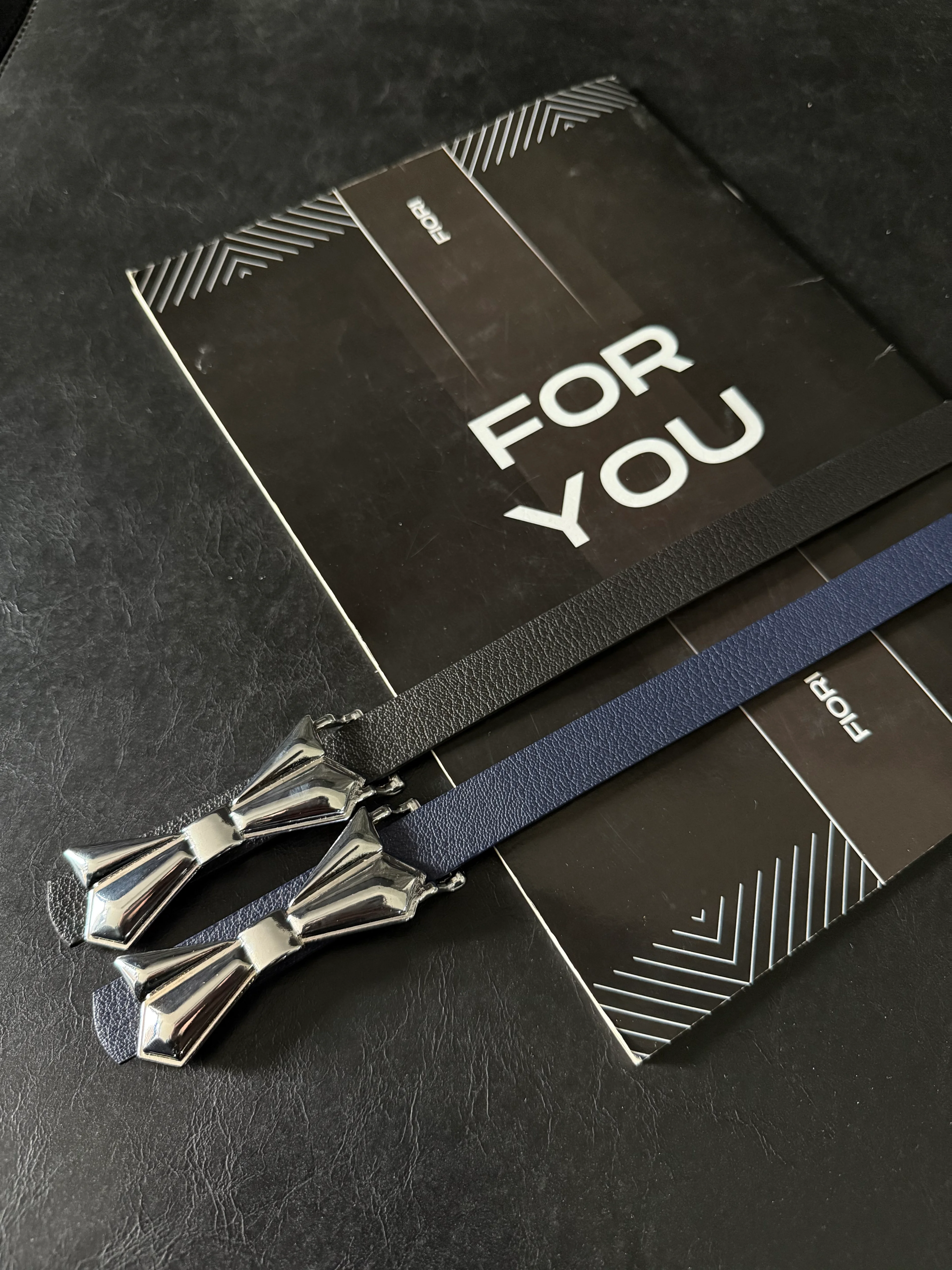 Siyah-Lacivert-Gümüş