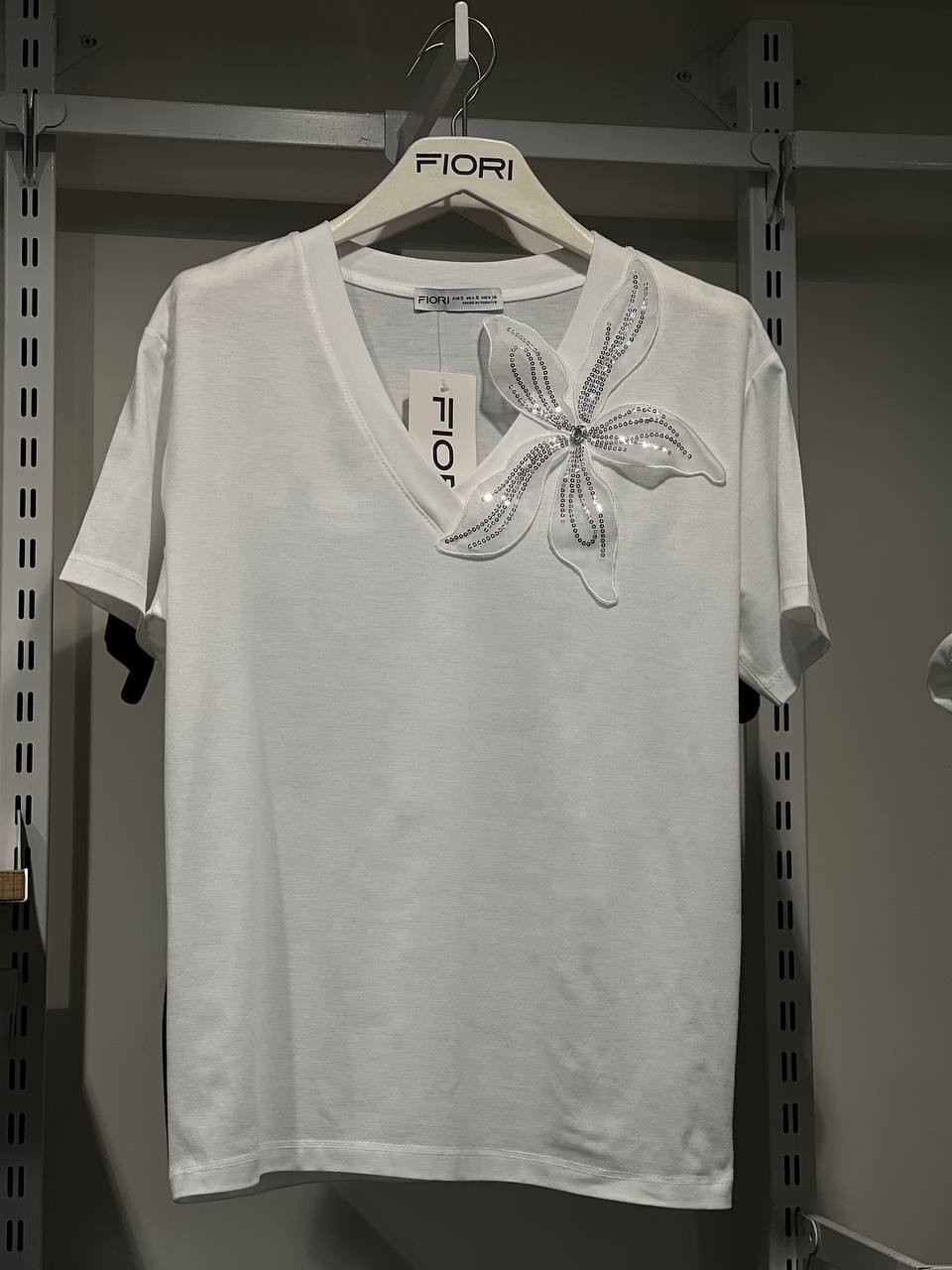 V Yakalı T-Shirt - Ekru