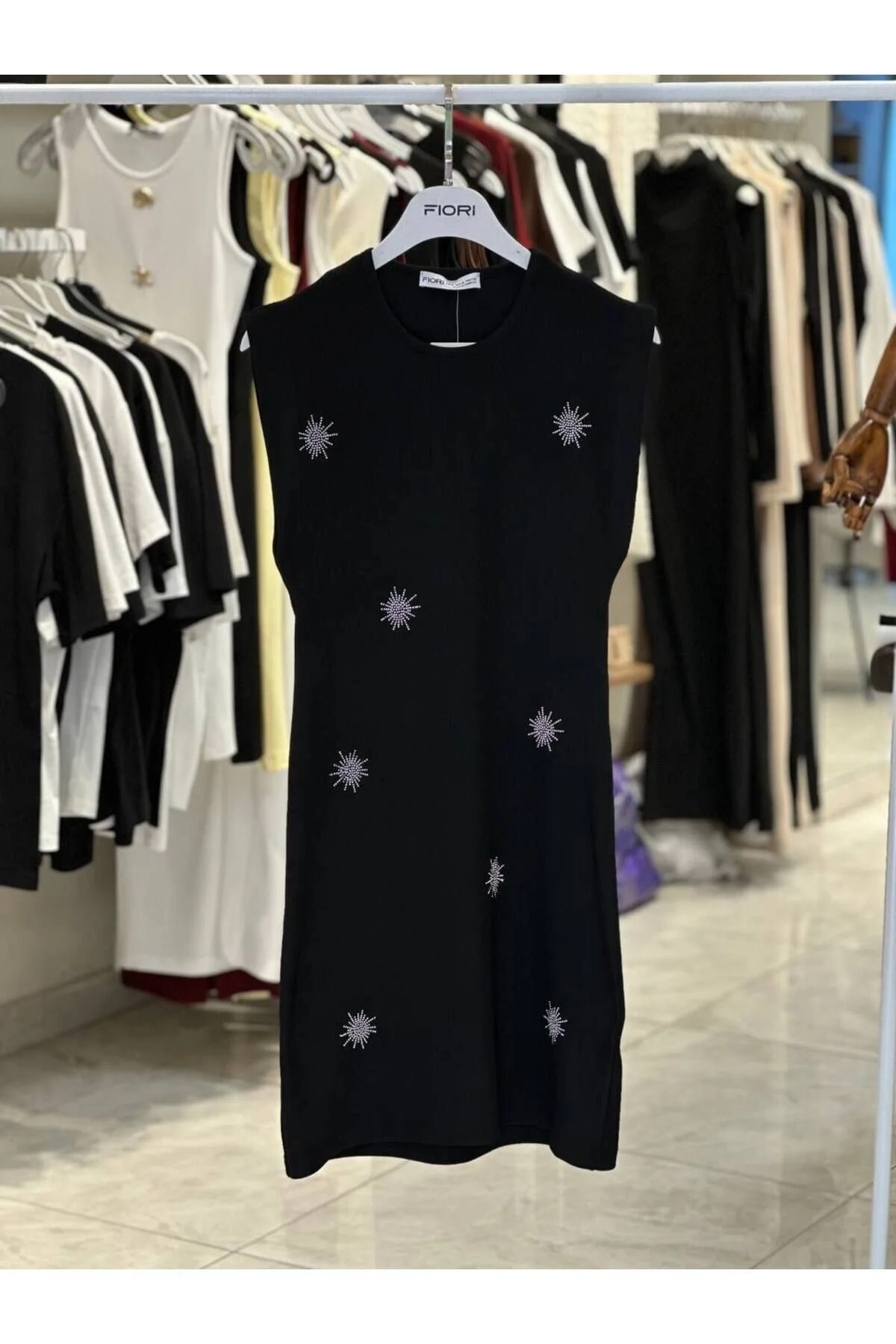 Sıfır Kol Taş Detaylı Elbise 