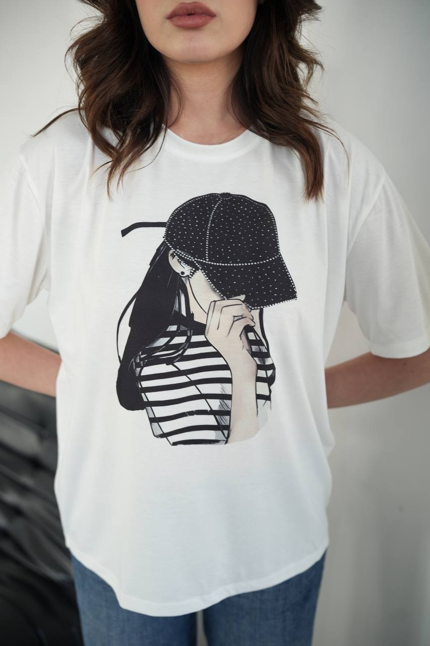 Taşlı Şapkalı Baskılı T-Shirt