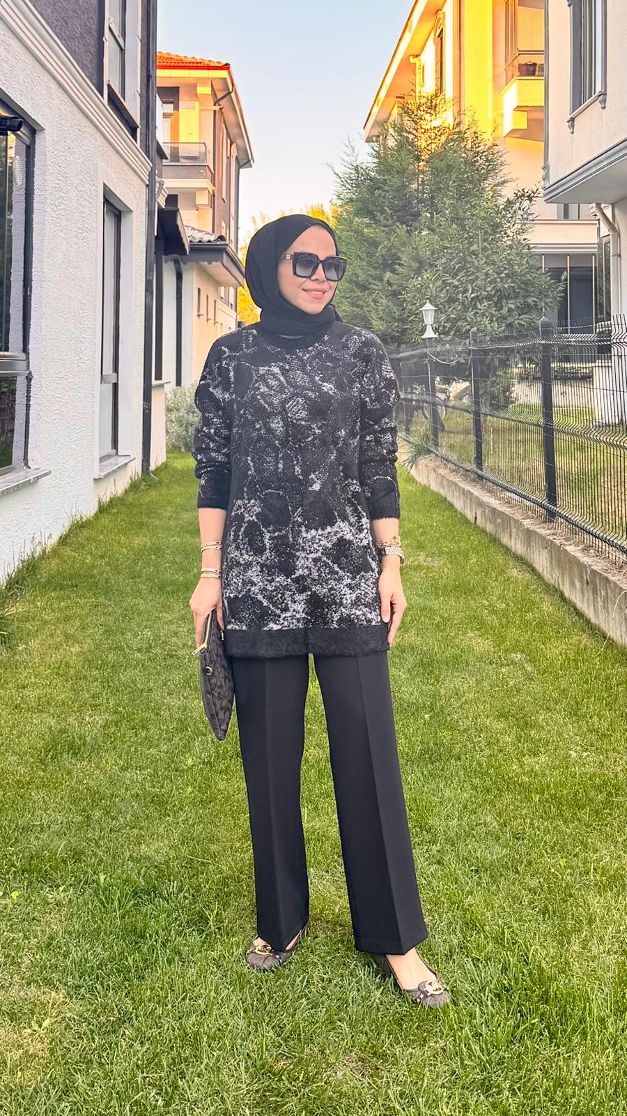 Batik Desenli Sim Geçişli Kazak