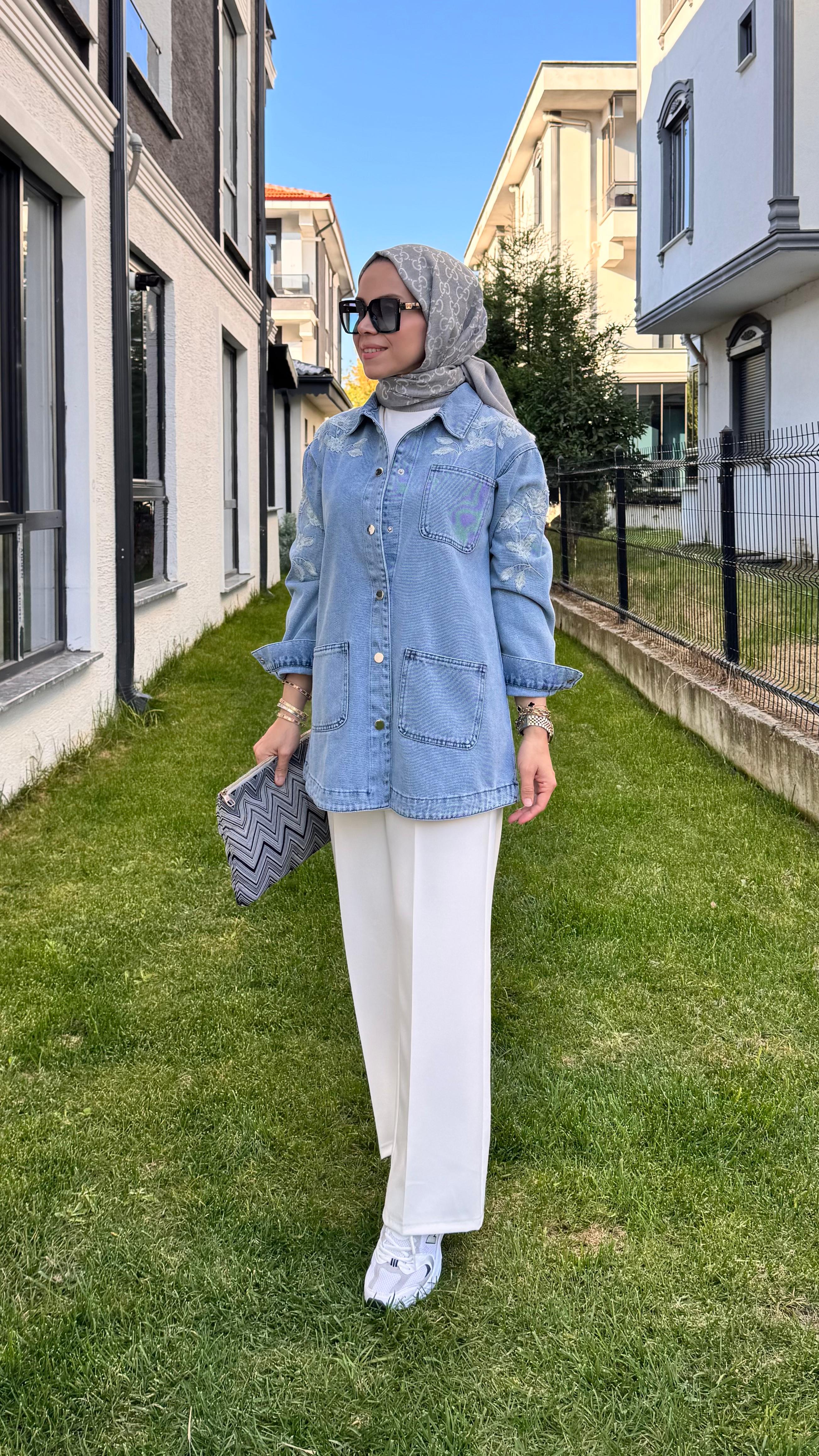 Nakış Detaylı Kot Ceket - Mavi