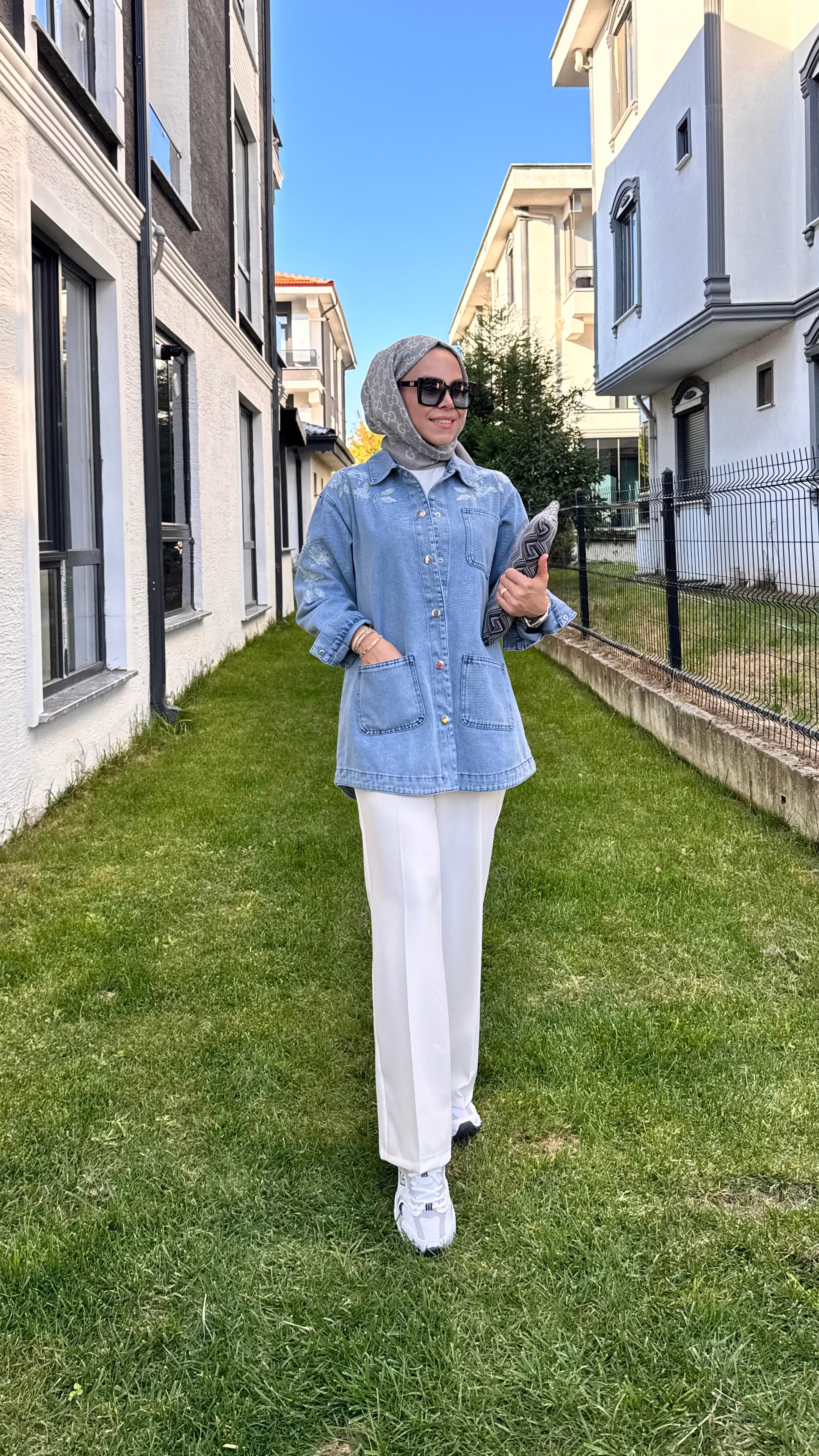 Nakış Detaylı Kot Ceket - Mavi