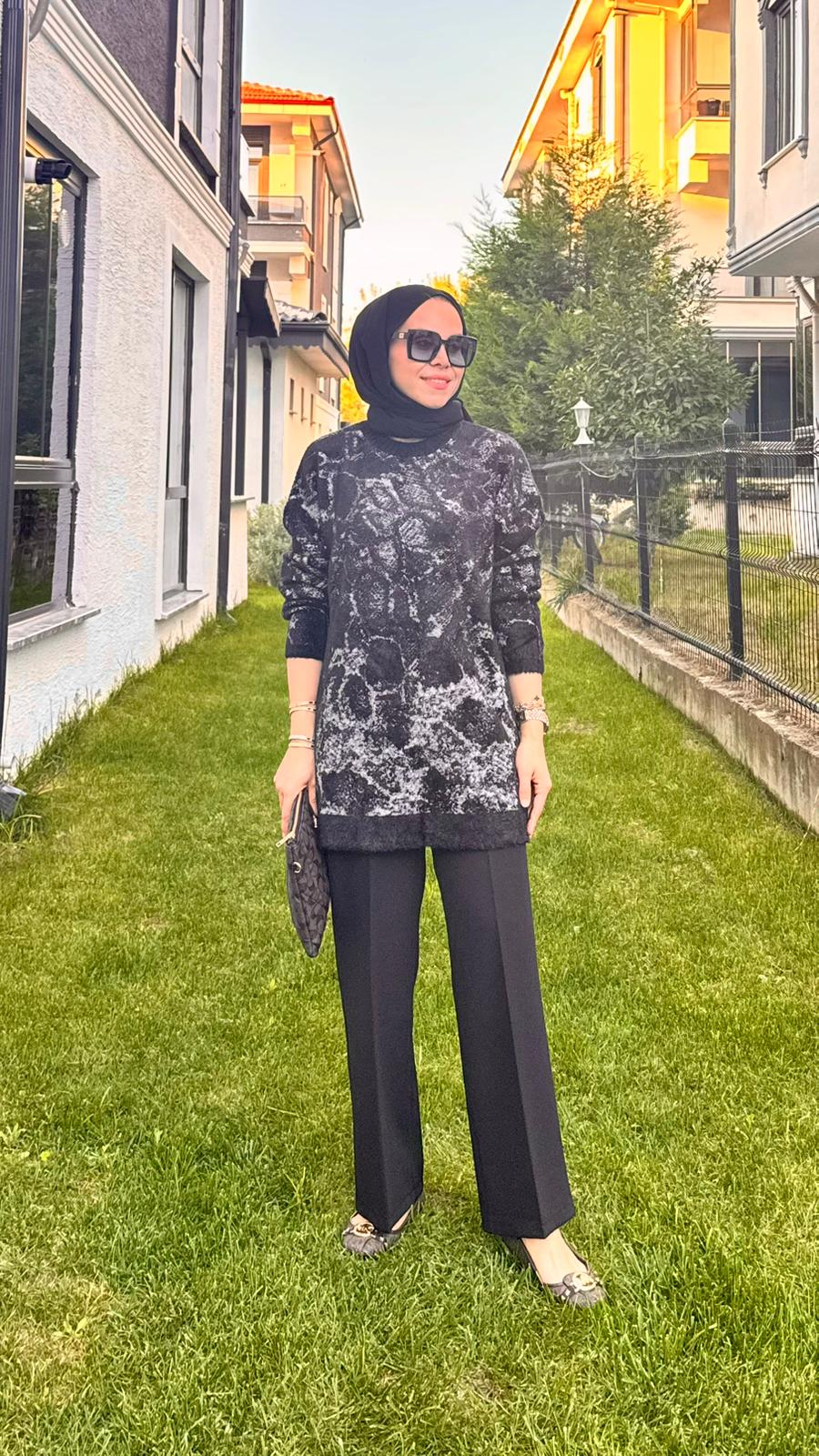 Batik Desenli Sim Geçişli Kazak - Siyah