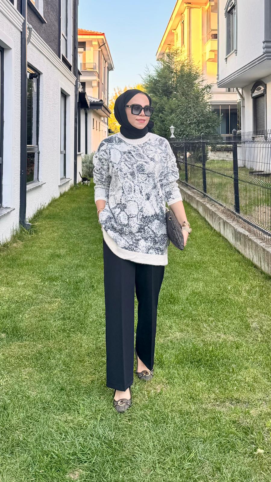 Batik Desenli Sim Geçişli Kazak - Beyaz