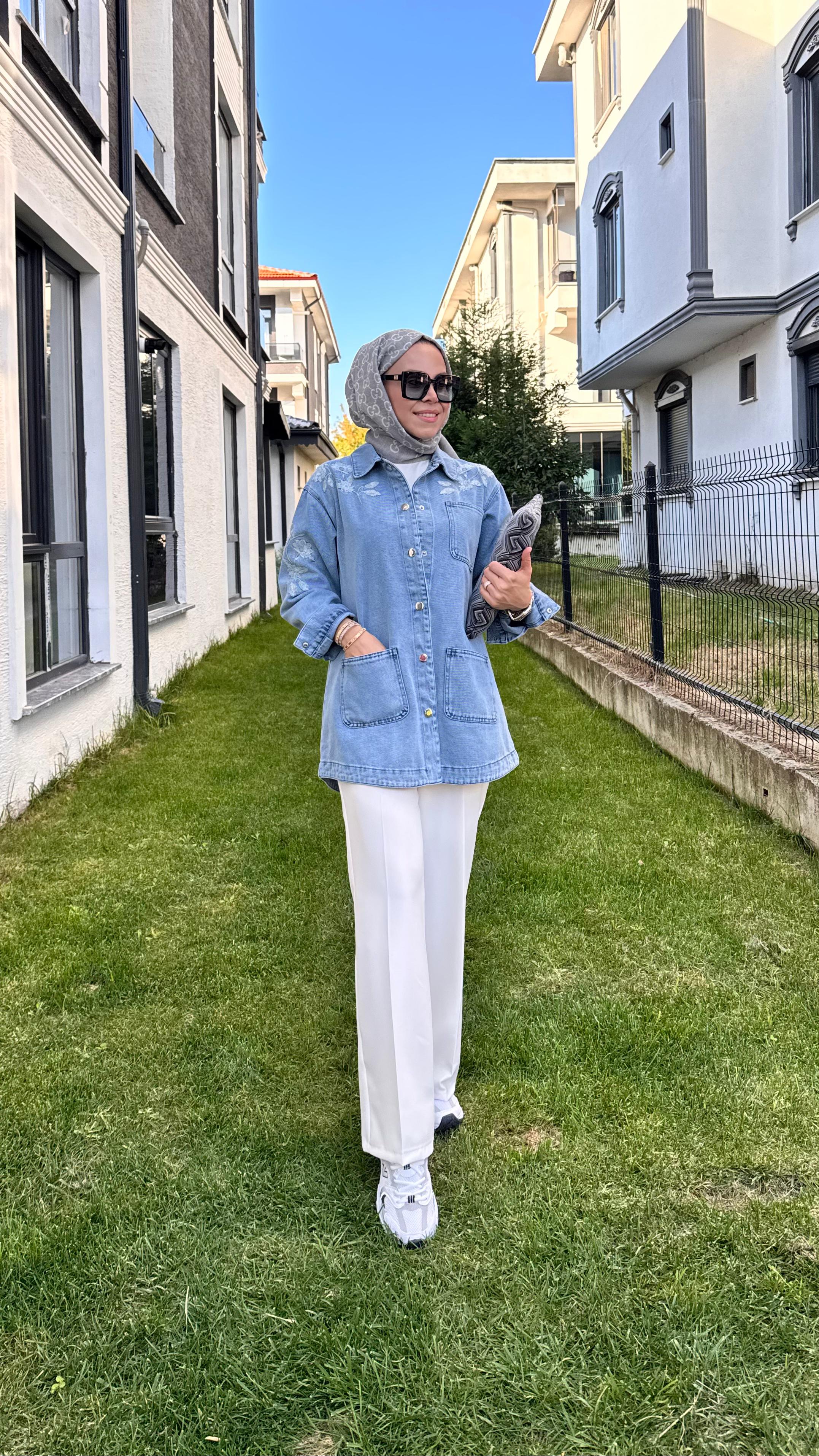 Nakış Detaylı Kot Ceket - Mavi