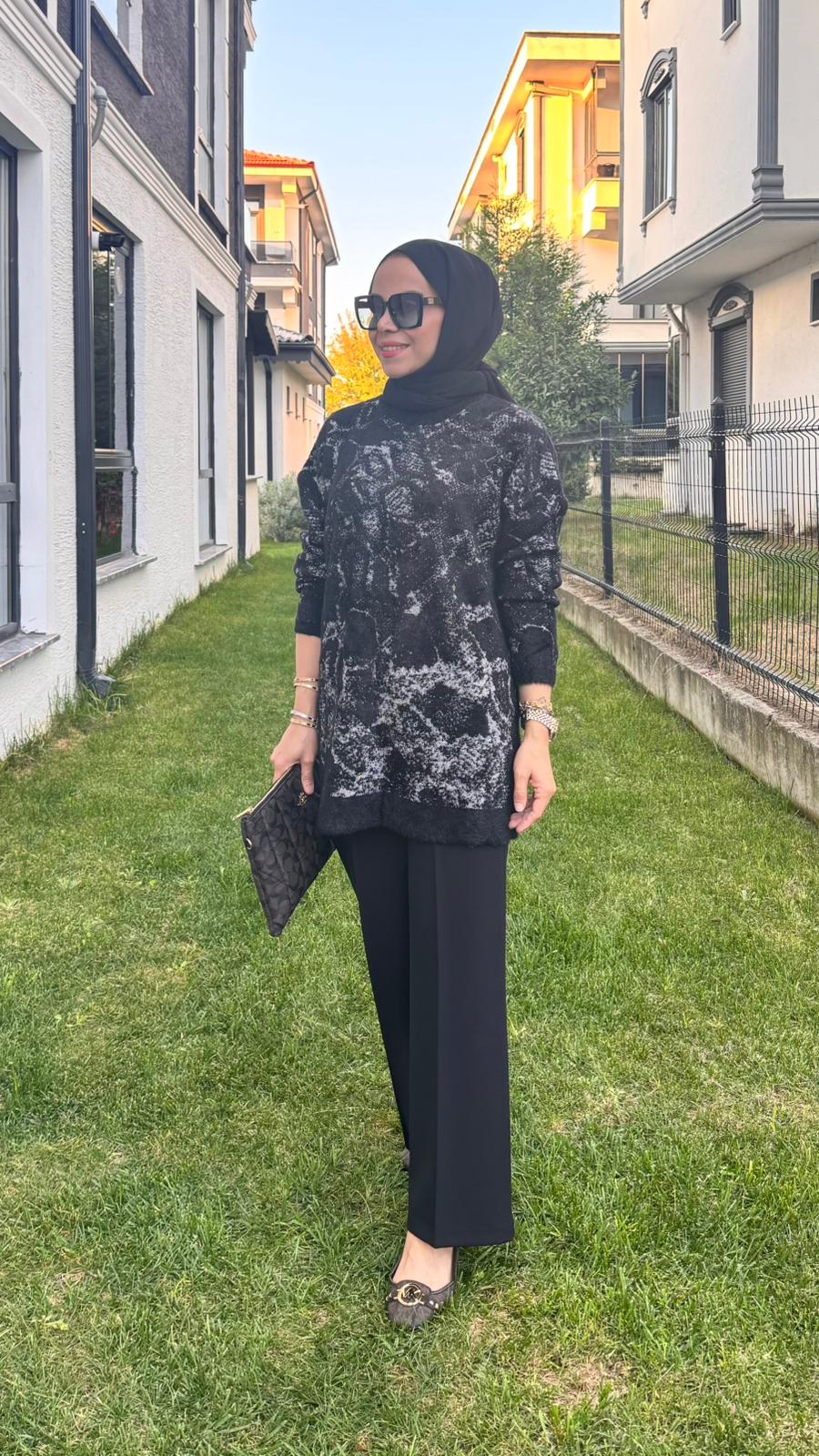 Batik Desenli Sim Geçişli Kazak