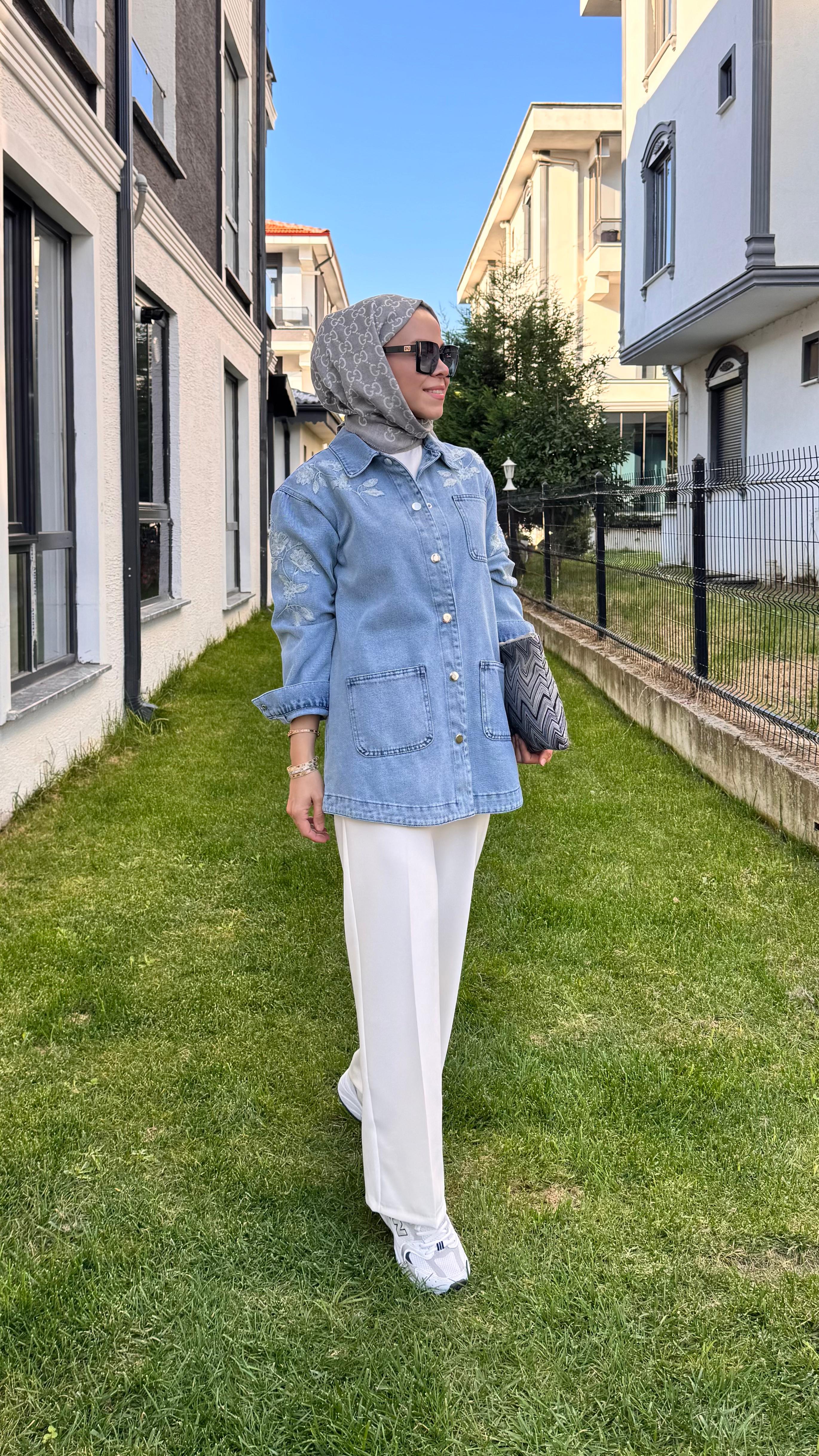 Nakış Detaylı Kot Ceket - Mavi