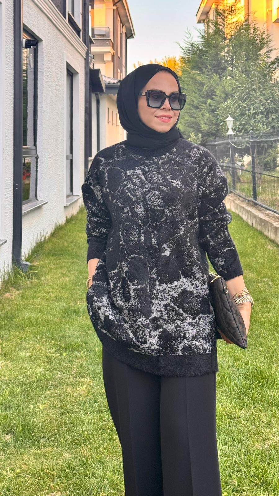 Batik Desenli Sim Geçişli Kazak