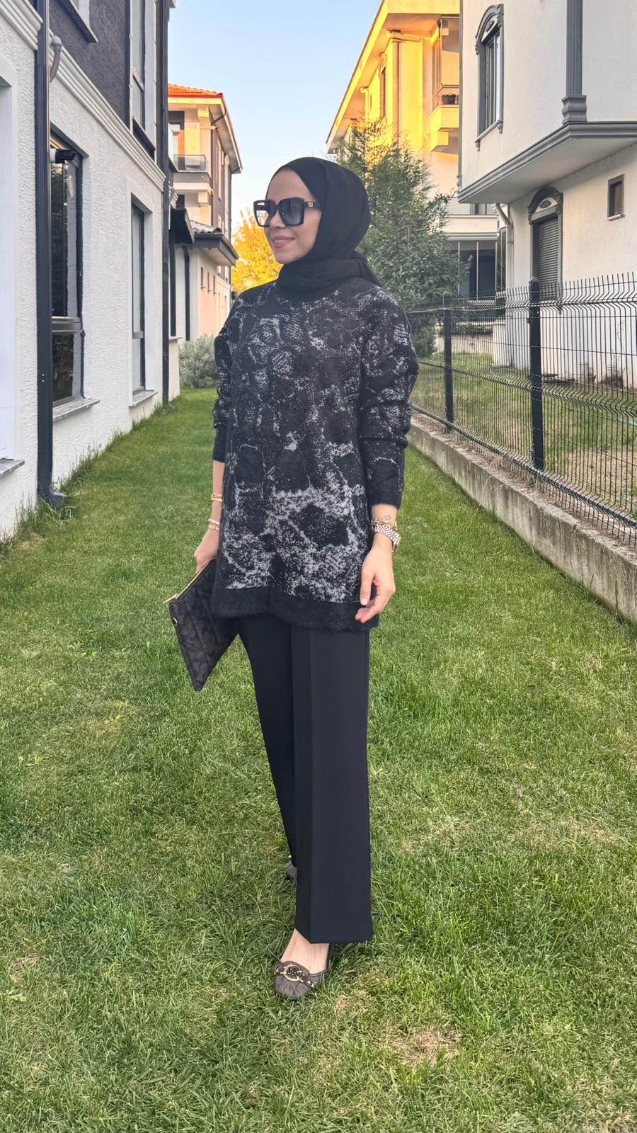 Batik Desenli Sim Geçişli Kazak