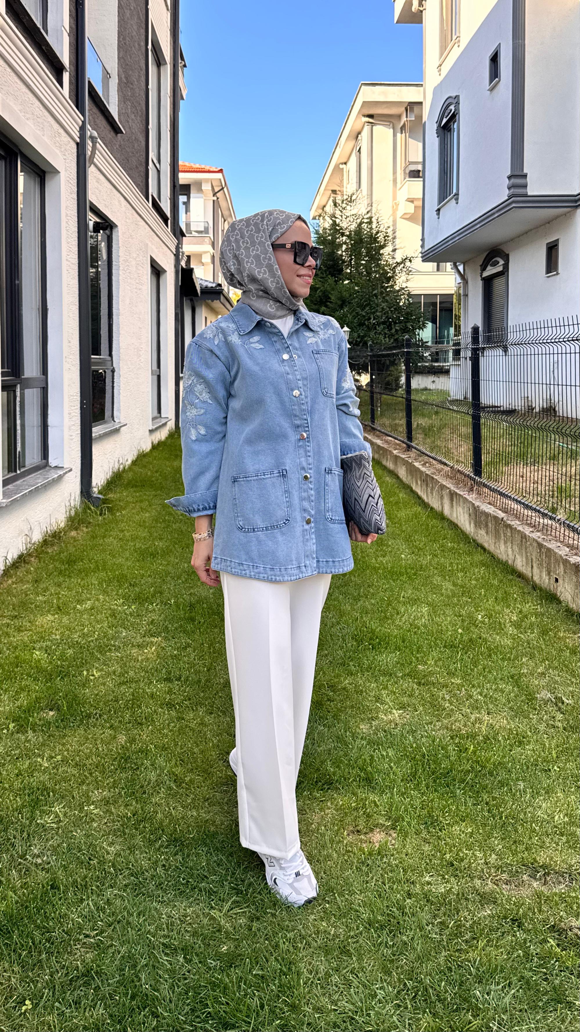 Nakış Detaylı Kot Ceket - Mavi