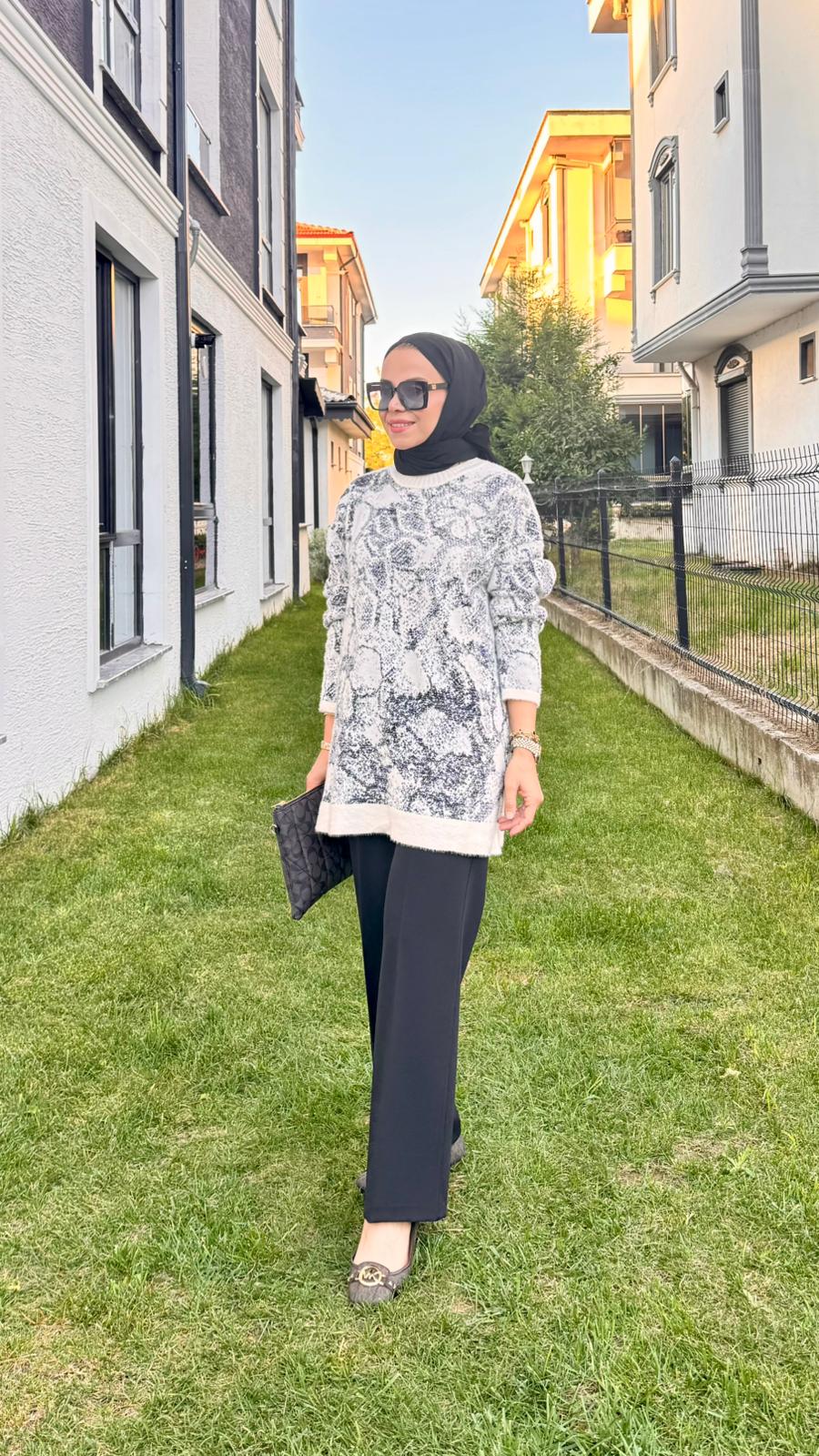 Batik Desenli Sim Geçişli Kazak - Beyaz