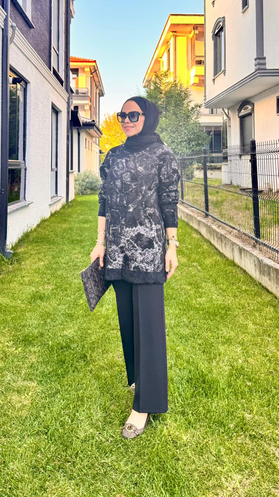 Batik Desenli Sim Geçişli Kazak