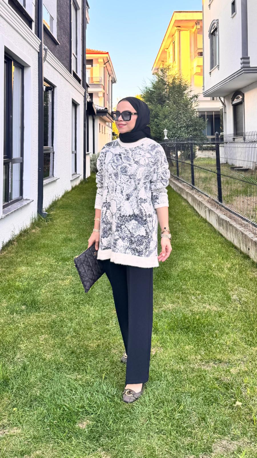 Batik Desenli Sim Geçişli Kazak - Beyaz