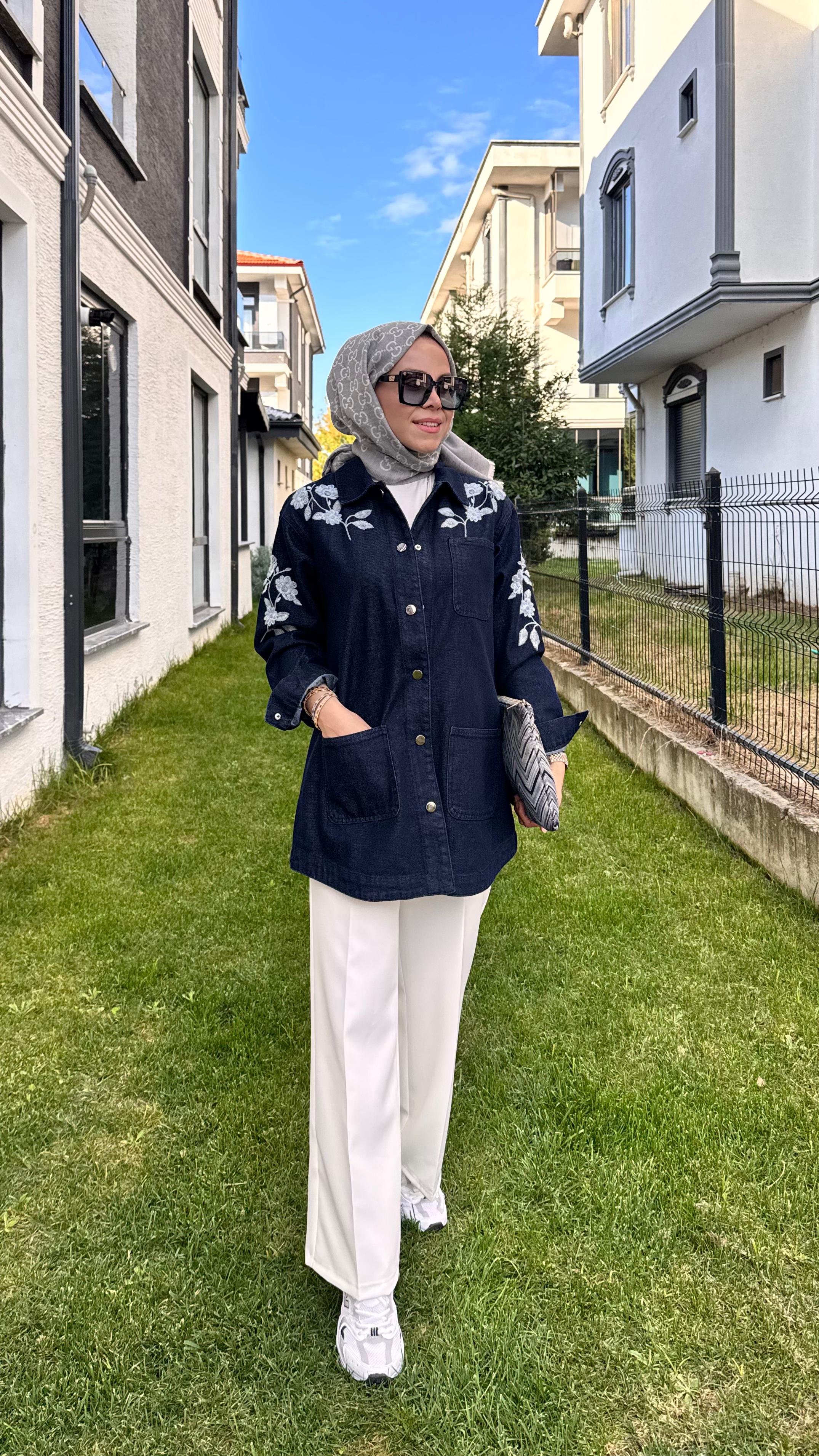 Nakış Detaylı Kot Ceket - Lacivert