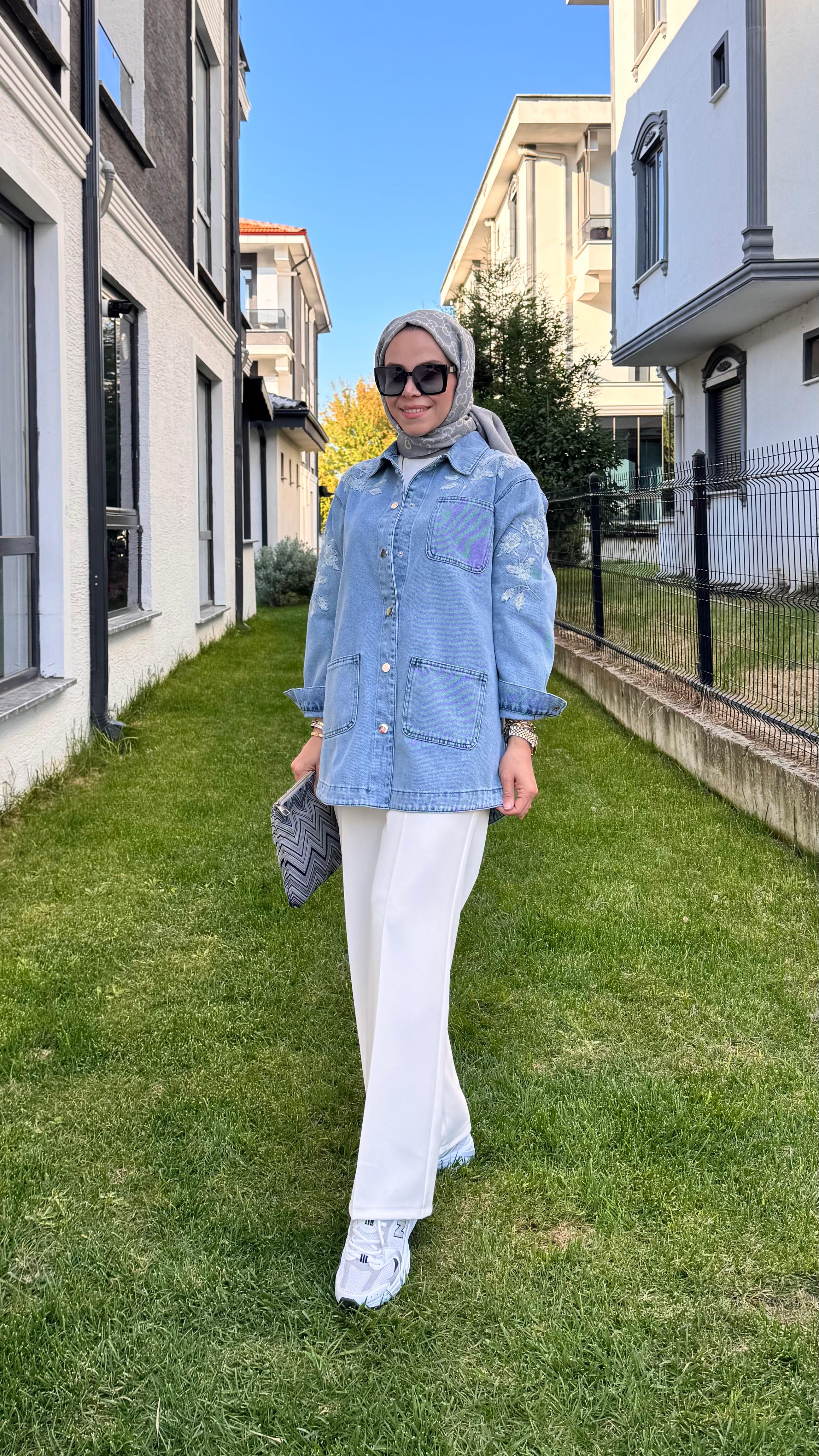 Nakış Detaylı Kot Ceket - Mavi