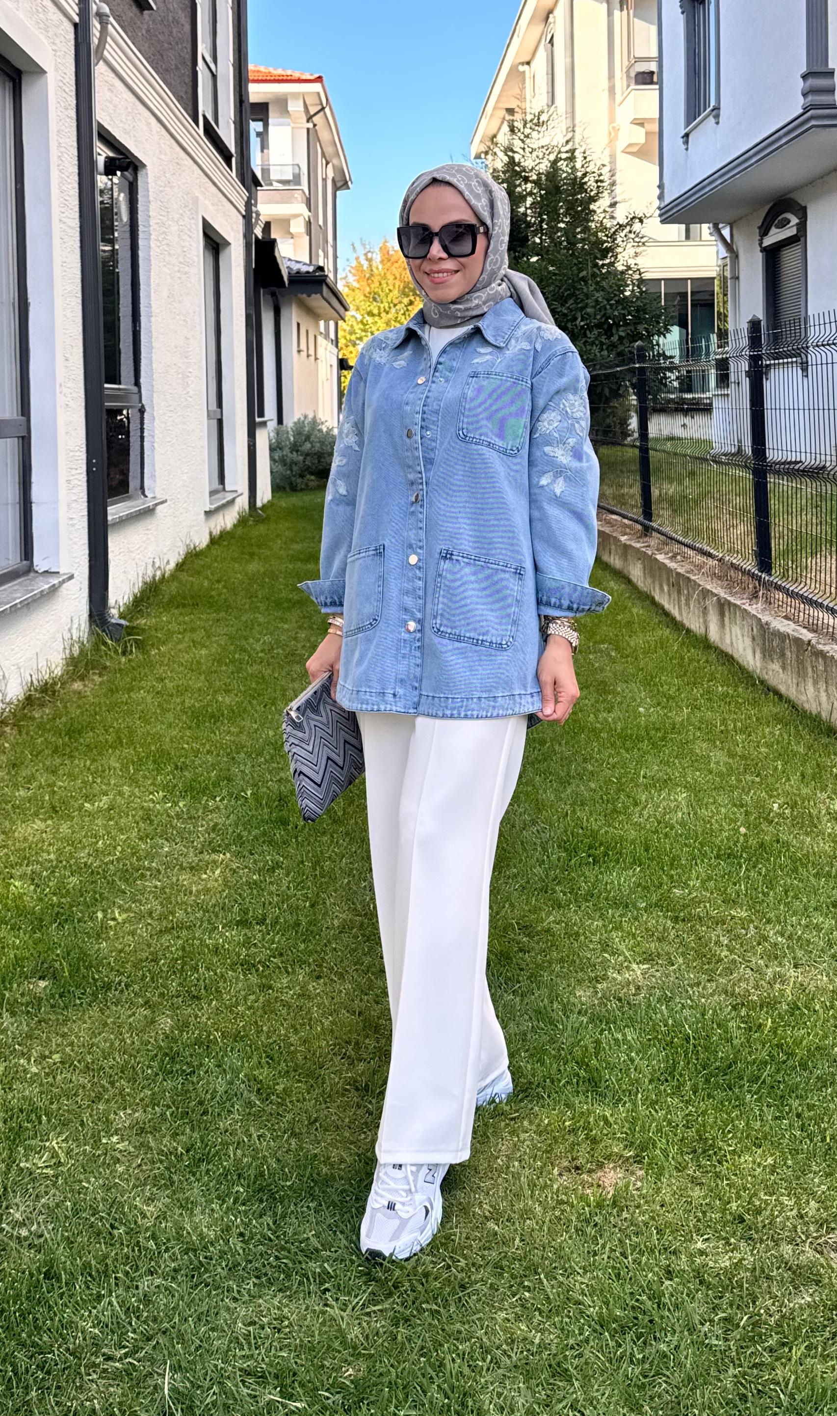 Nakış Detaylı Kot Ceket - Mavi