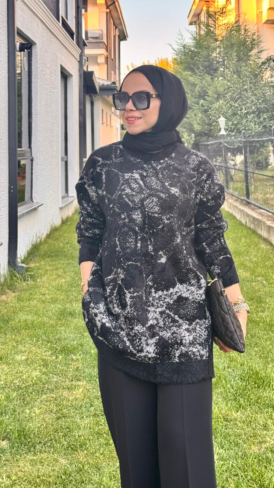 Batik Desenli Sim Geçişli Kazak