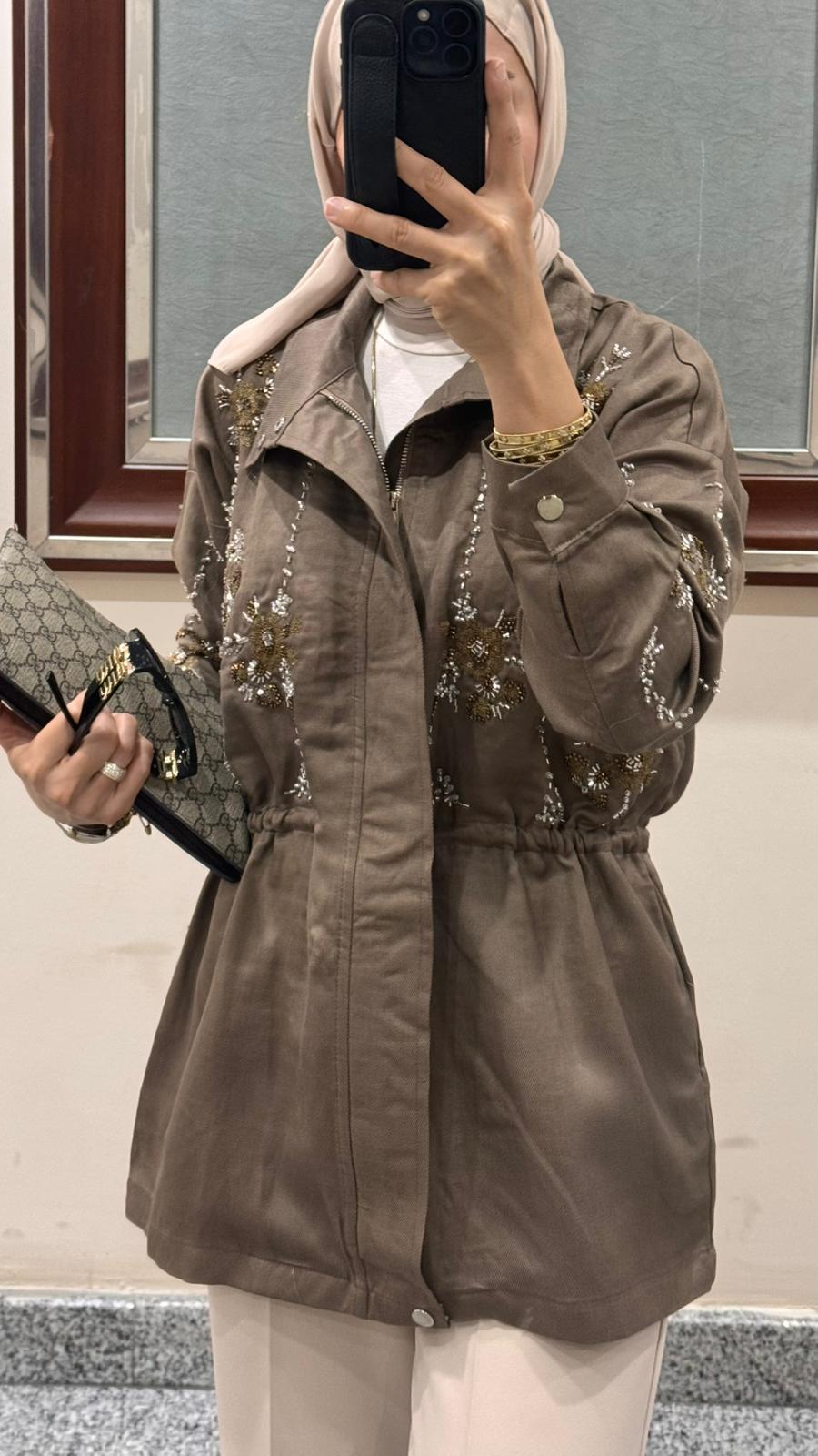 Taş Detaylı Kısa Kap - Gri