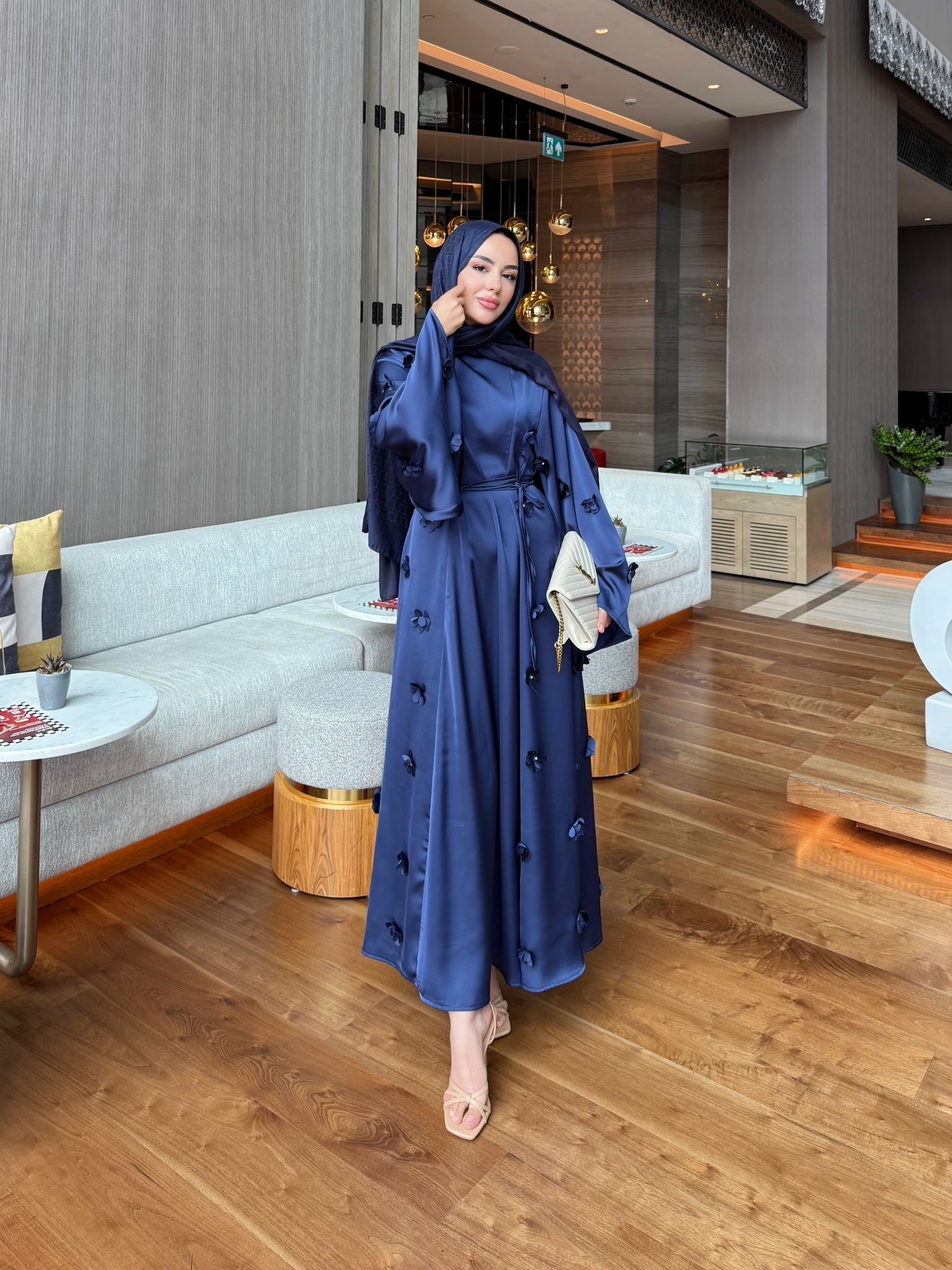 MİNİK ÇİÇEK DETAYLI ABAYA - Lacivert