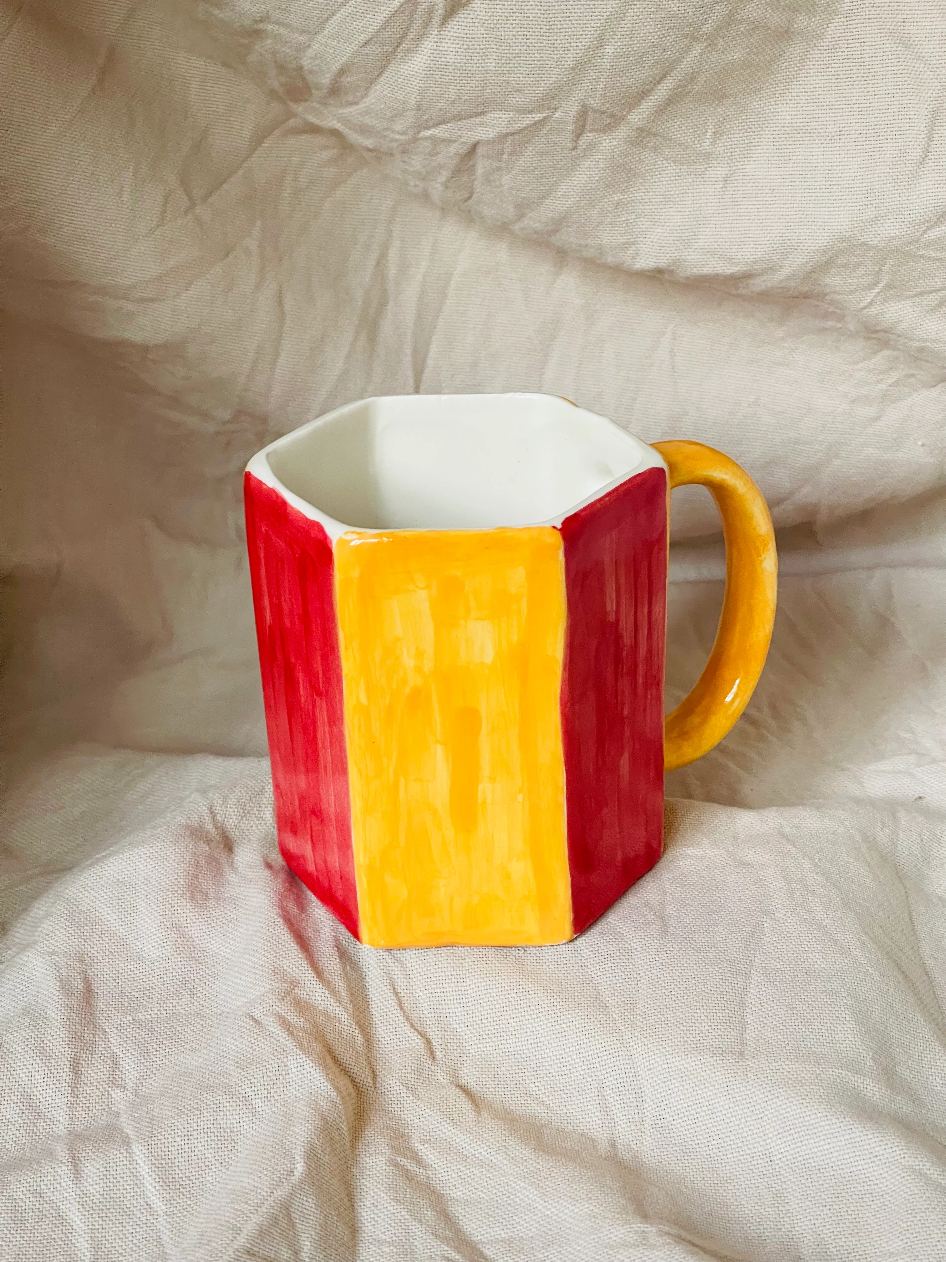 Sarı Kırmızı Altıgen Kupa