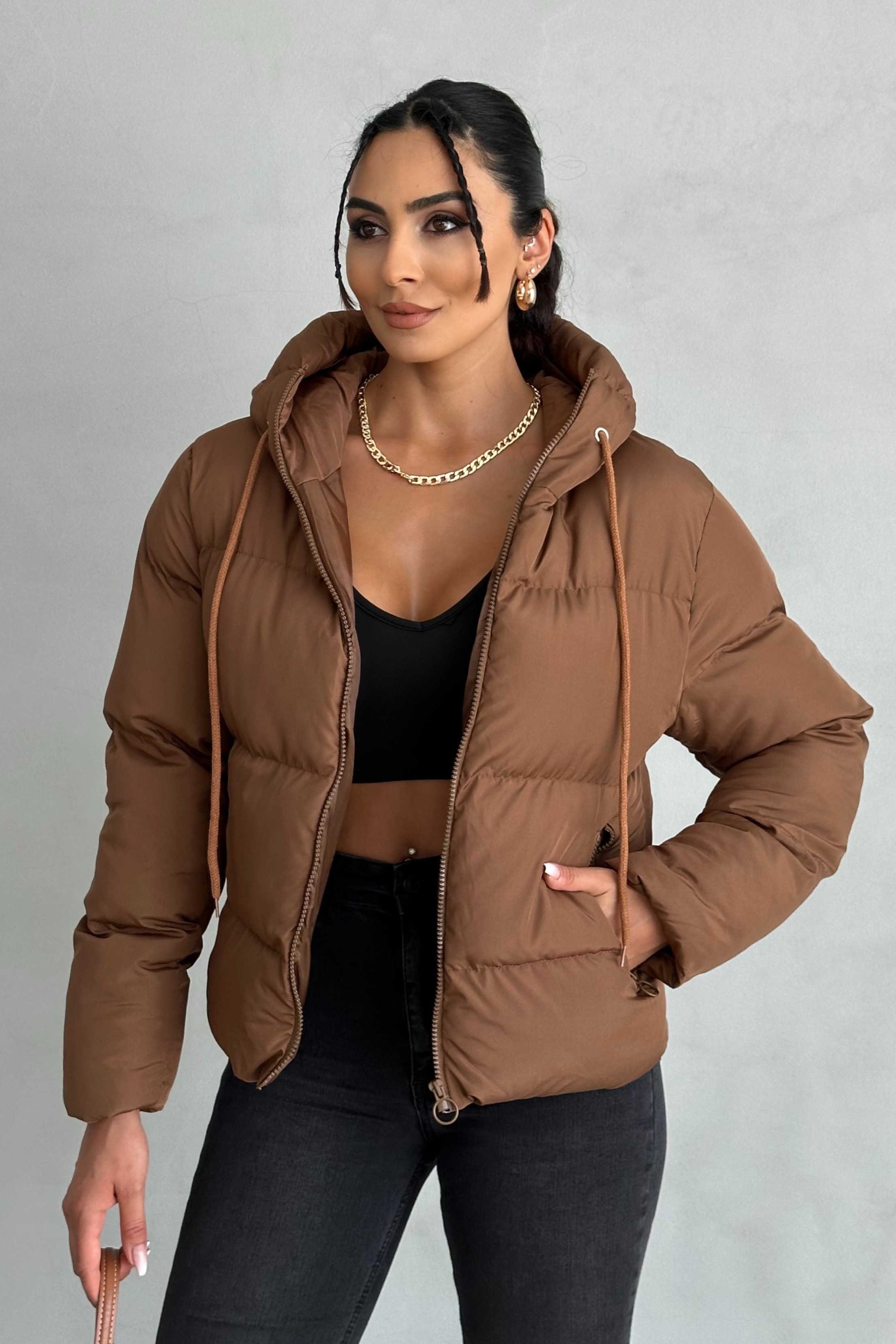 Yakası Bağcıklı Puffer Şişme Mont