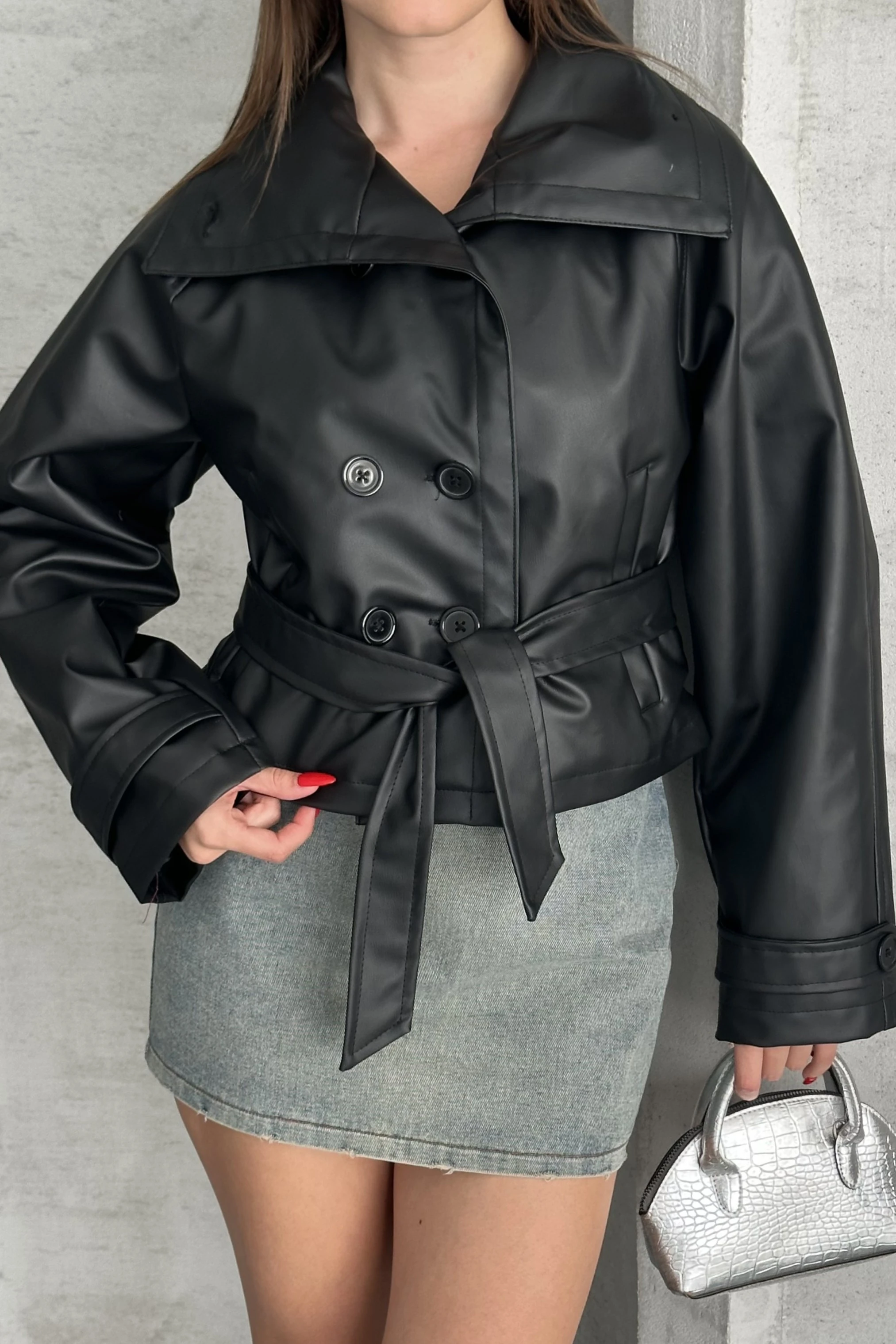 Kadın Kısa Deri Trençkot Ceket | Kuşaklı, Çift Düğmeli, Modern Tasarım