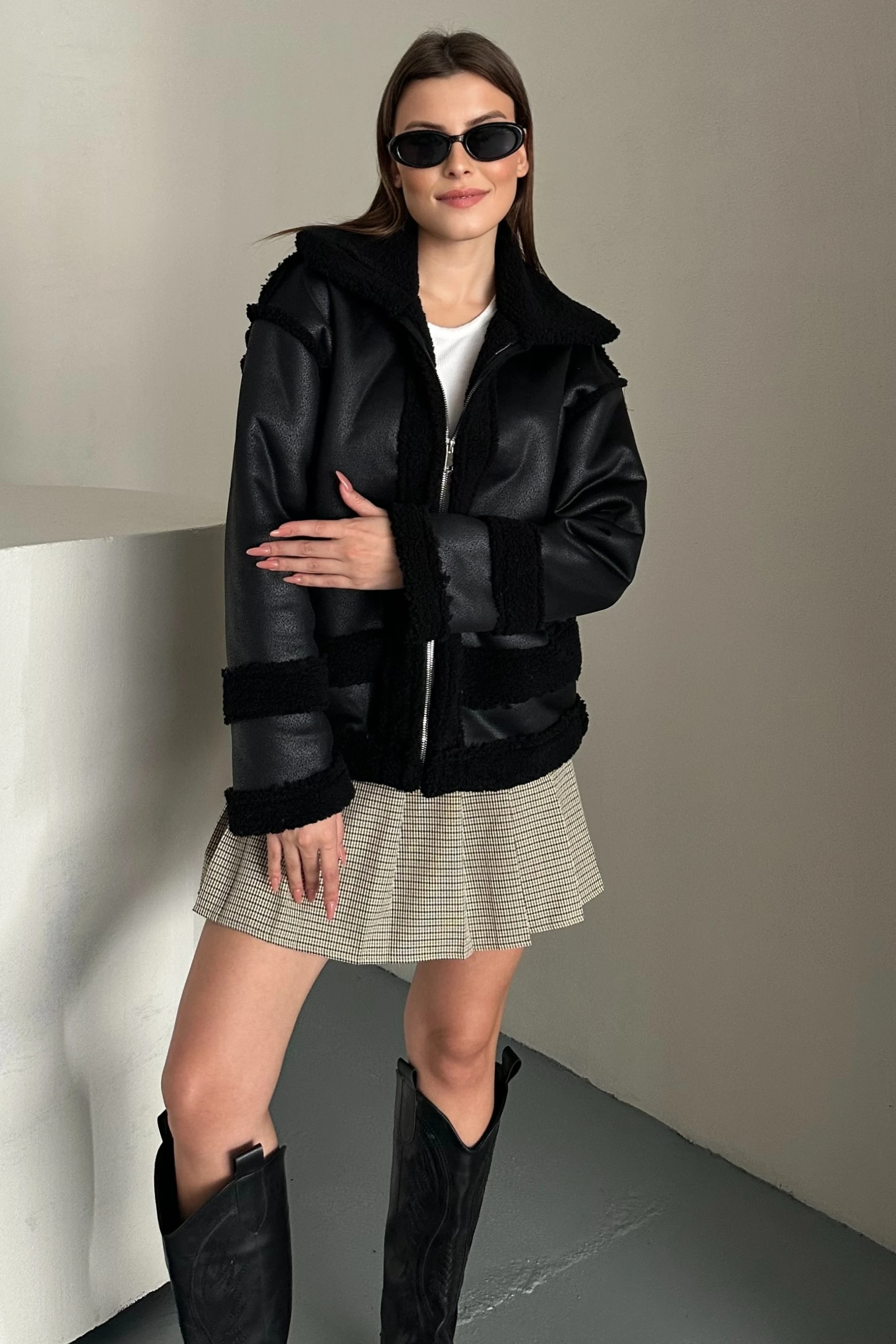 Kadın İçi Kürklü Lamine Suni Deri Mont | Fermuarlı Cepli Kışlık Ceket