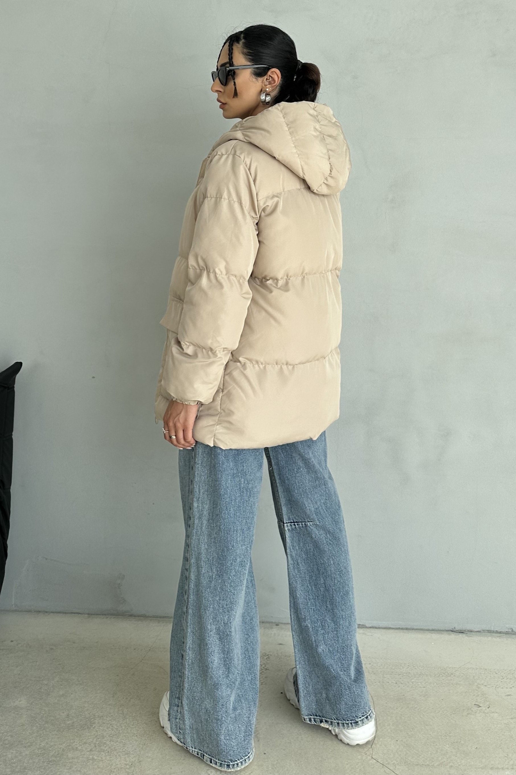 Puffer 4 Cep Detaylı Kapüşonlu Şişme Mont