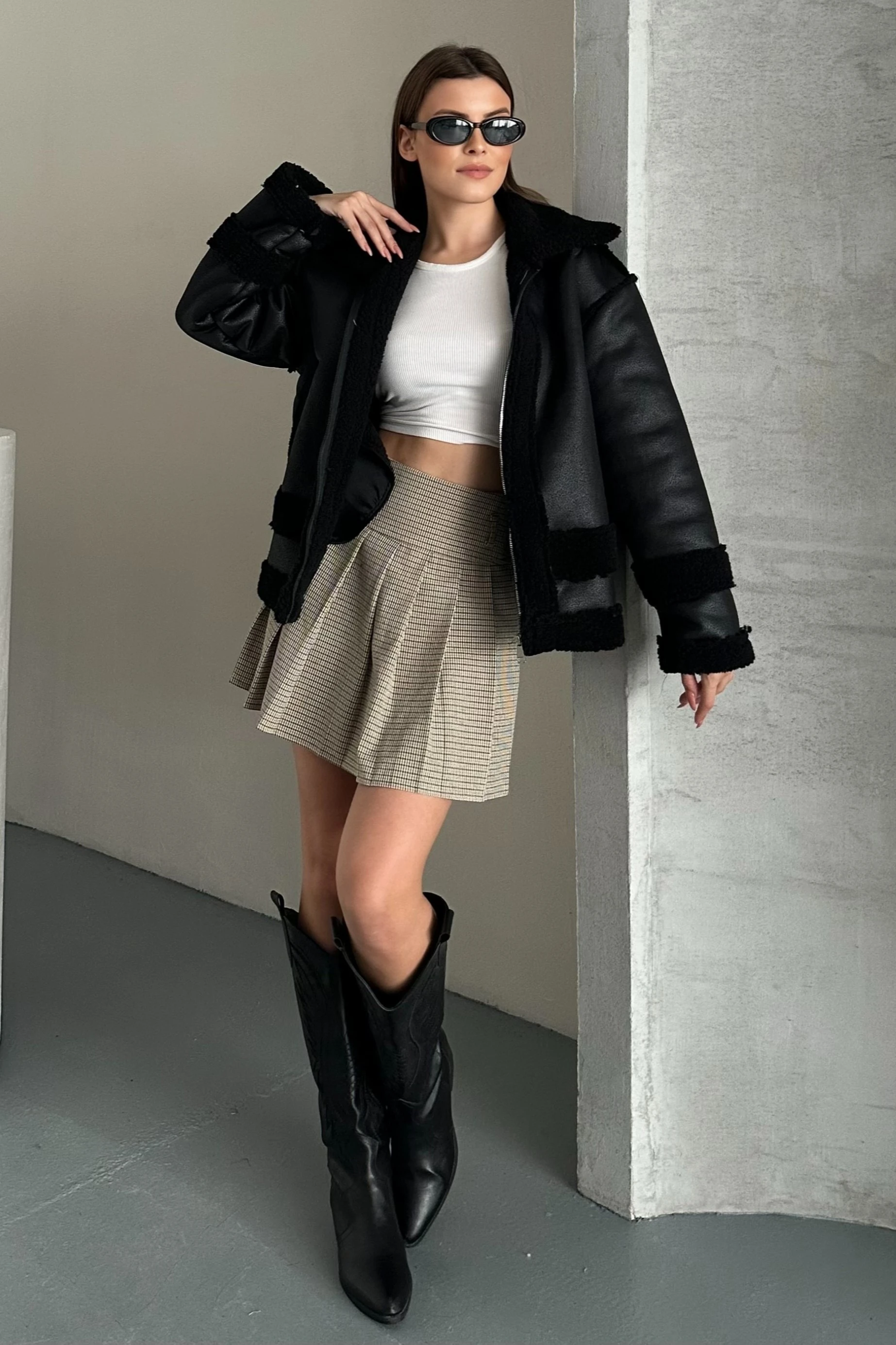 Kadın İçi Kürklü Lamine Suni Deri Mont | Fermuarlı Cepli Kışlık Ceket