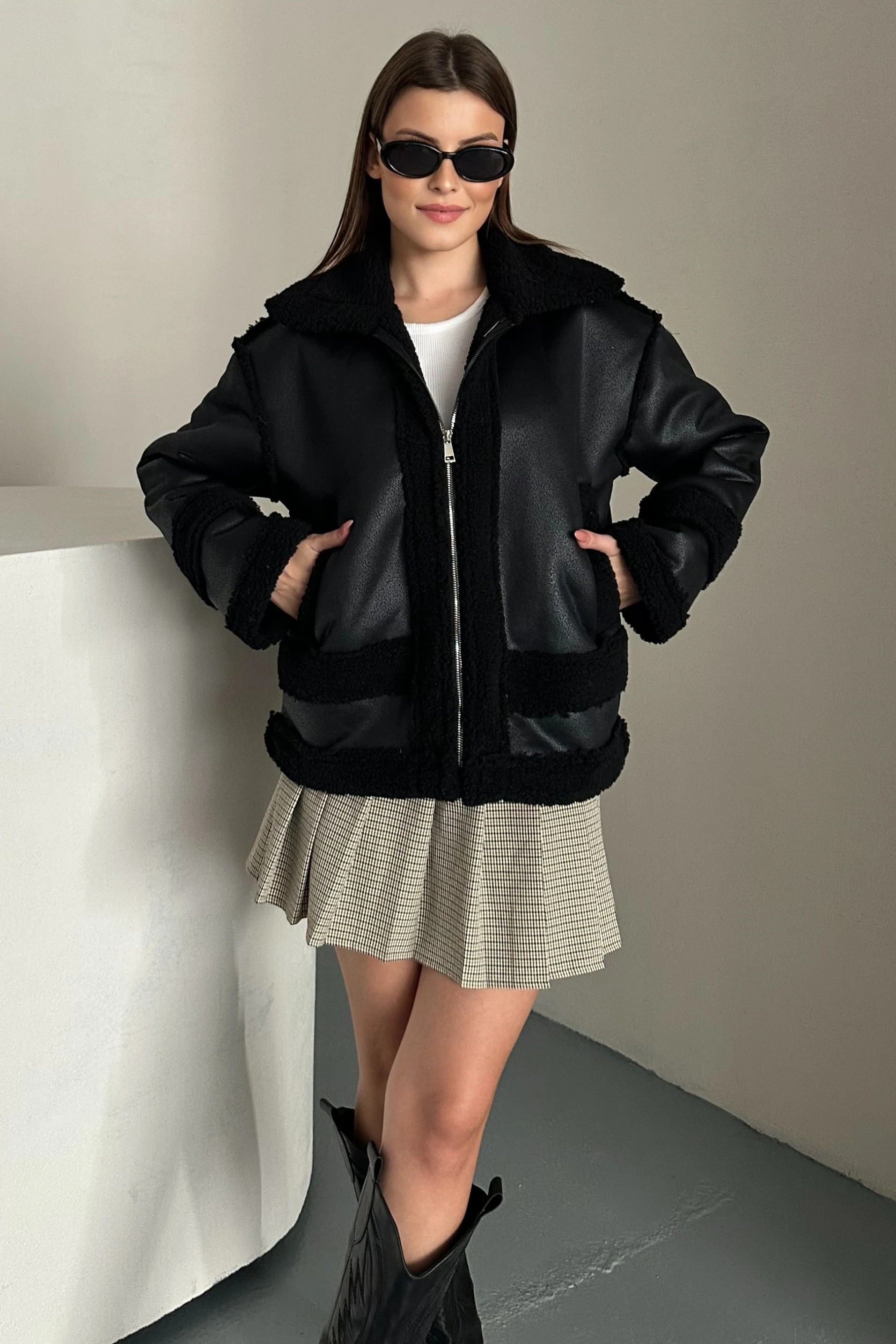 Kadın İçi Kürklü Lamine Suni Deri Mont | Fermuarlı Cepli Kışlık Ceket