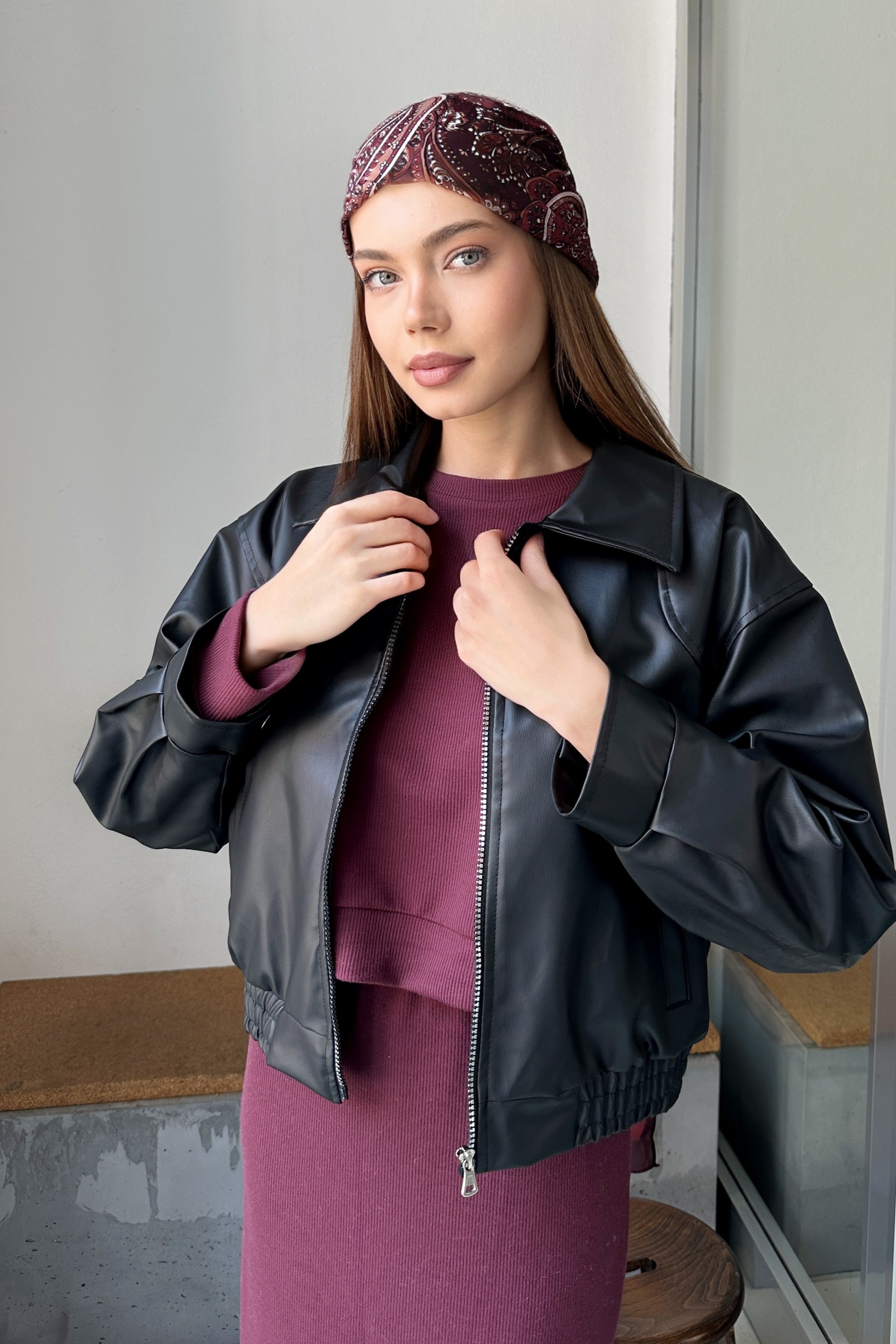 Kadın Oversize Deri Bomber Ceket – Şık, Modern ve Rahat Tasarım