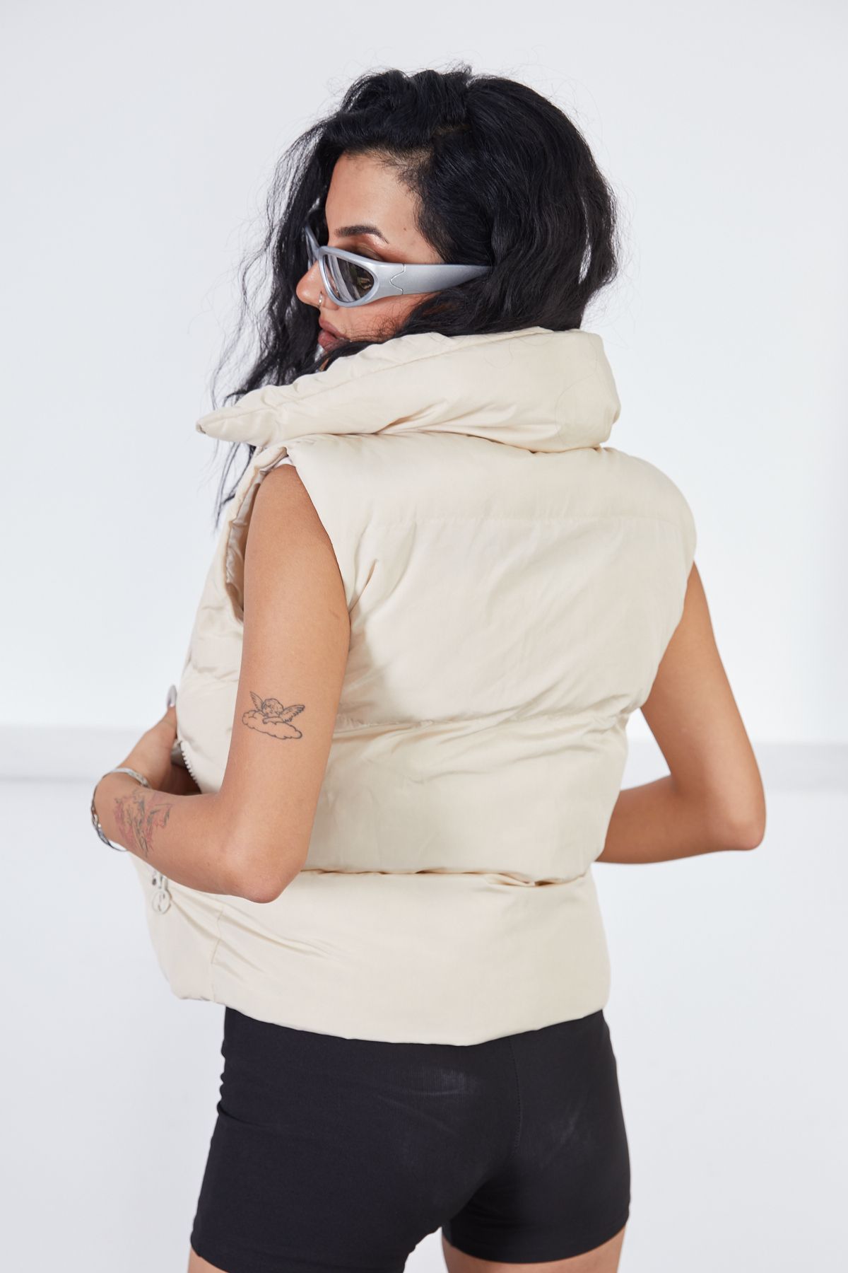 Short Sports Puffer Vest