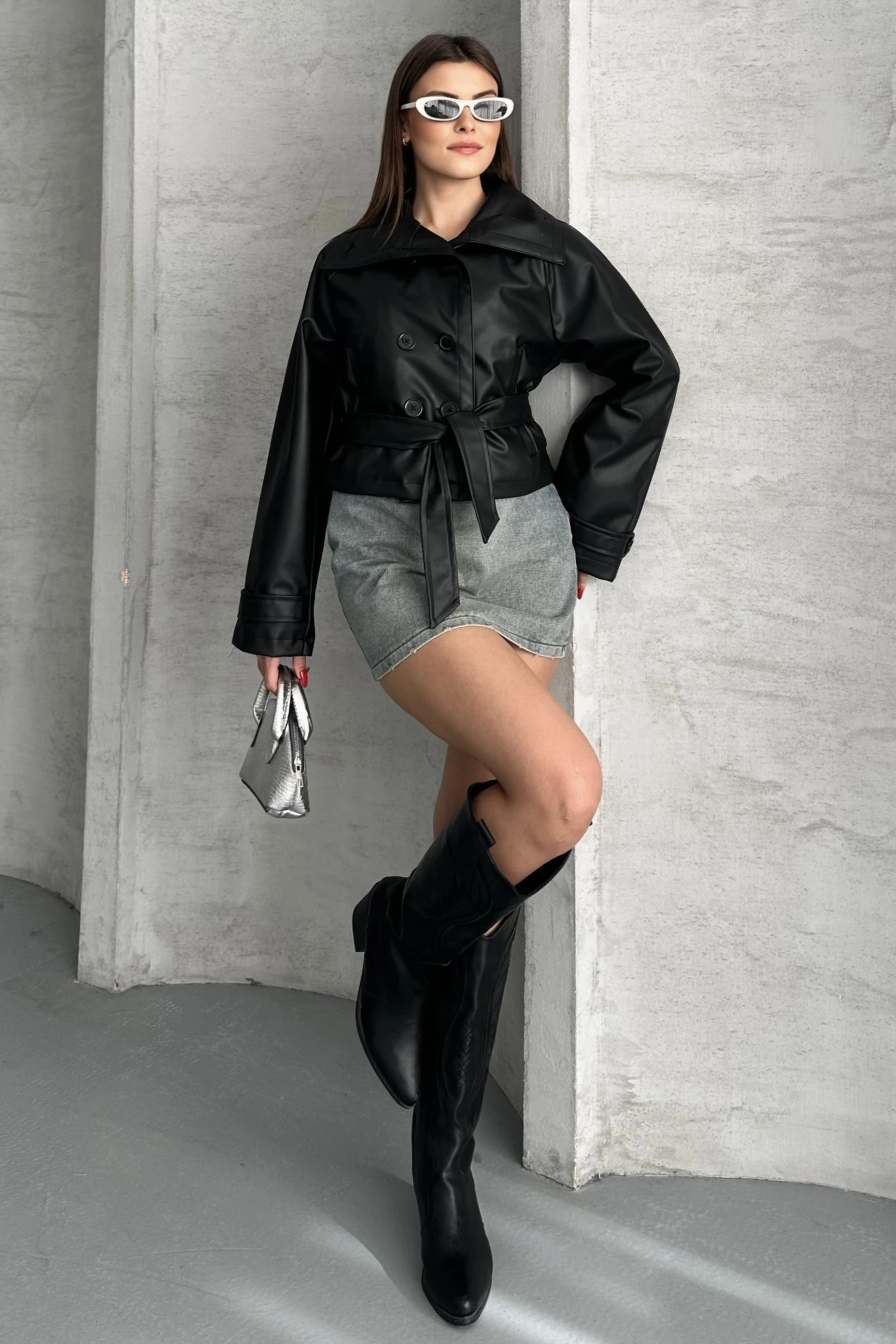 Kadın Kısa Deri Trençkot Ceket | Kuşaklı, Çift Düğmeli, Modern Tasarım