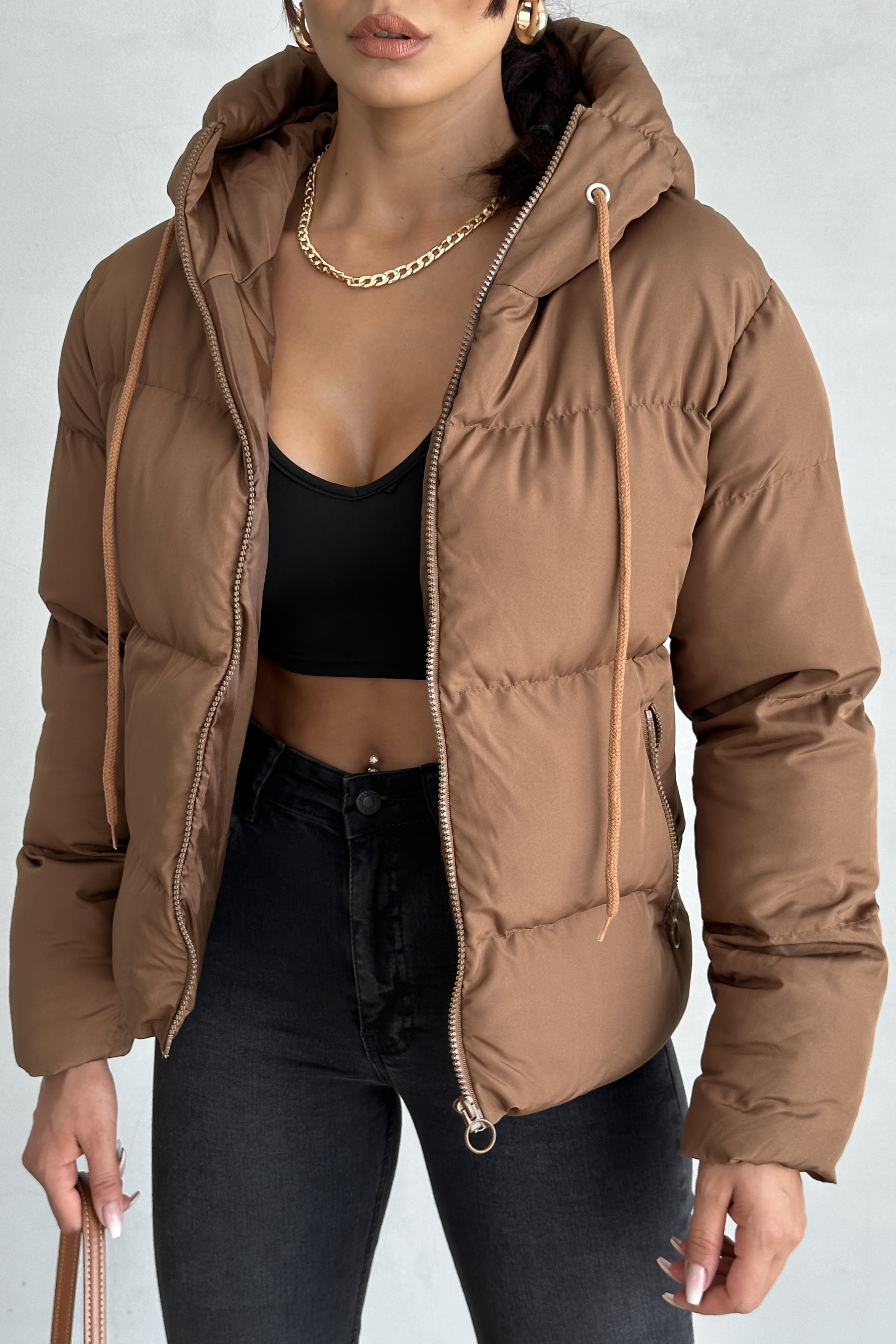 Yakası Bağcıklı Puffer Şişme Mont