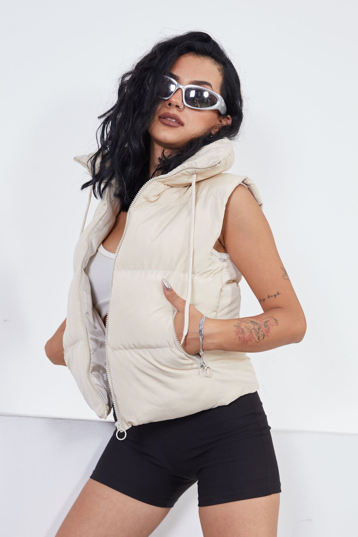 Short Sports Puffer Vest